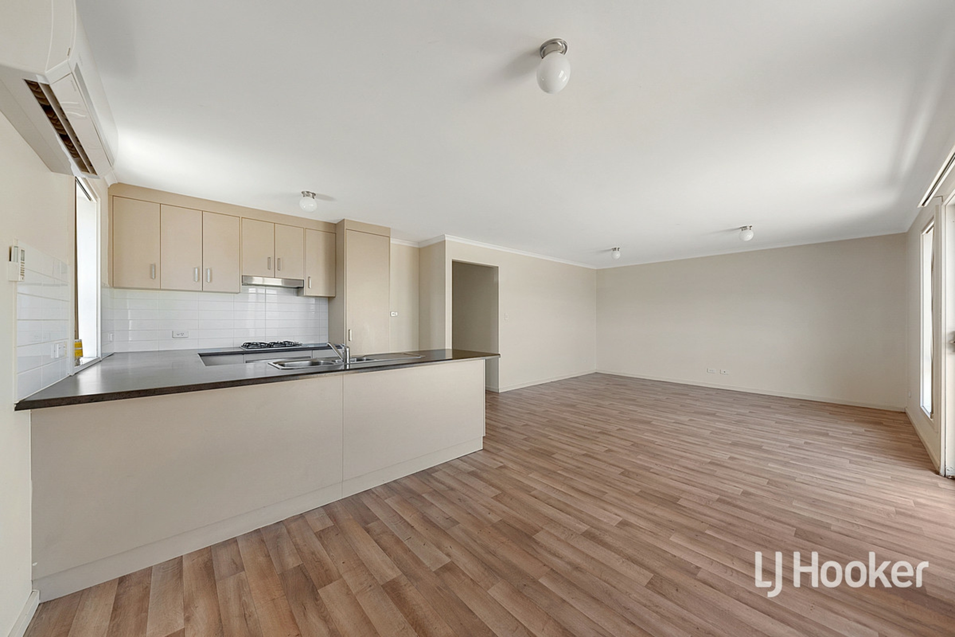 27 Jane Street — photo 2 of 11