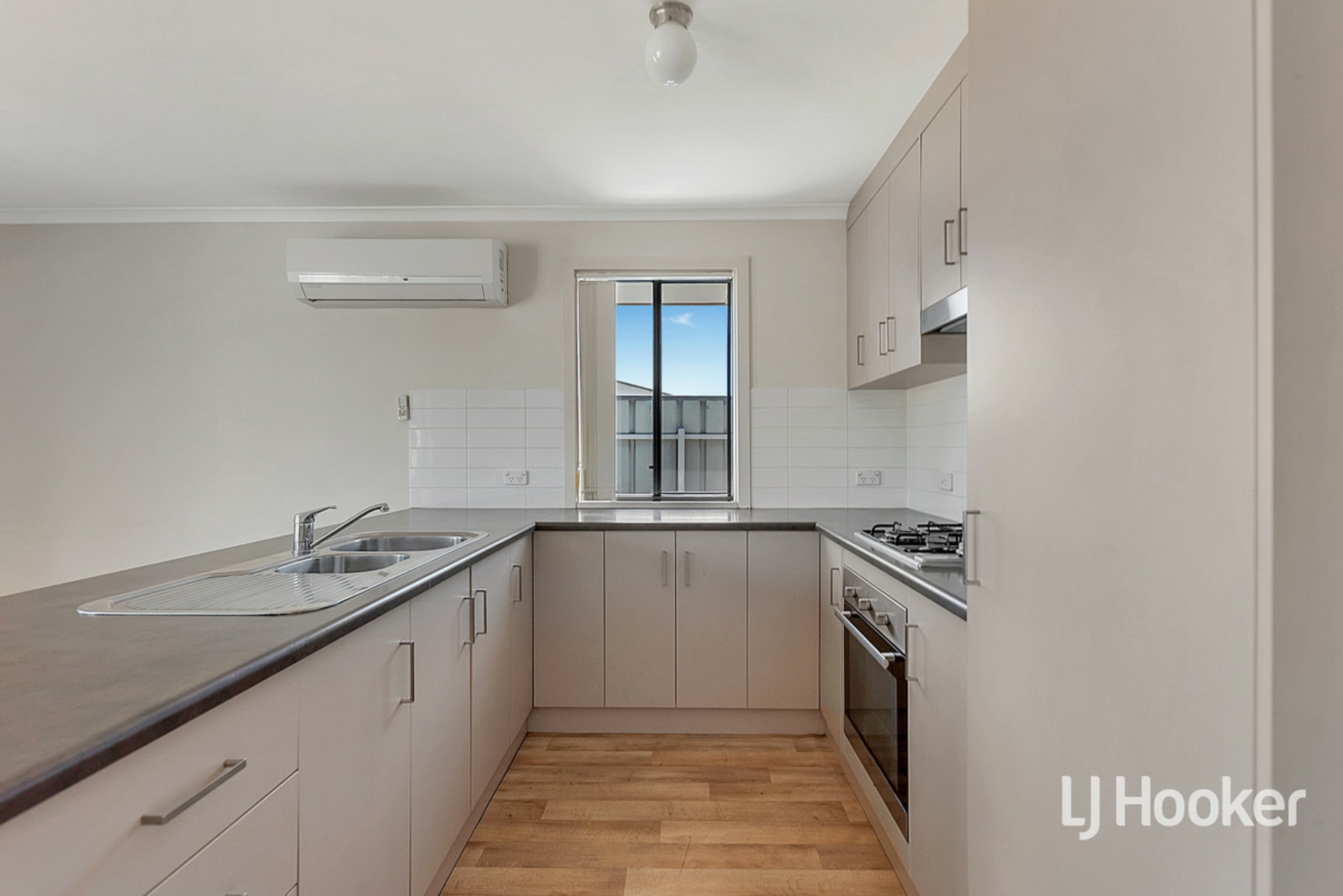 27 Jane Street — photo 3 of 11