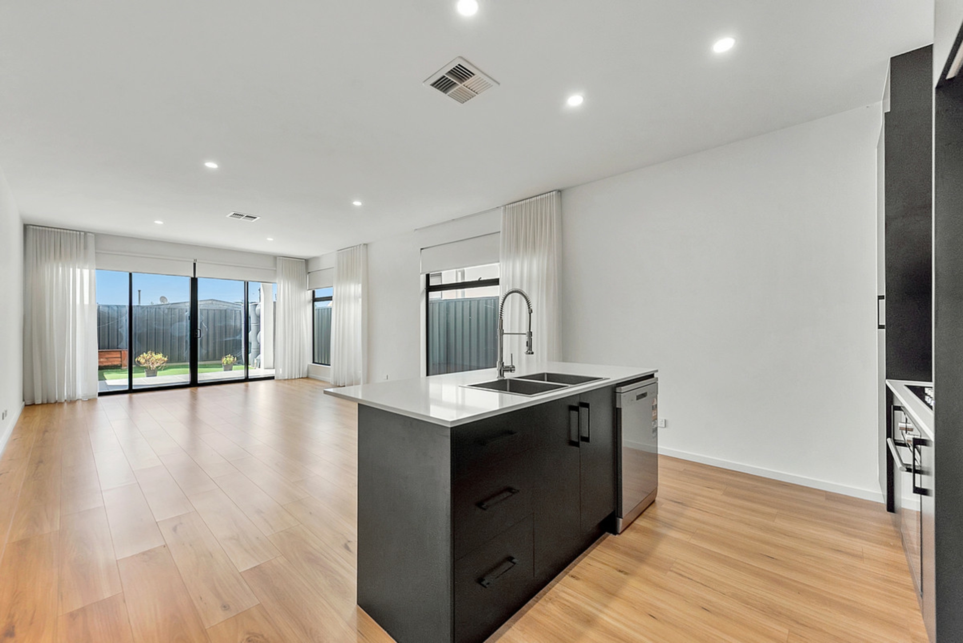 24 Bentley Drive — photo 2 of 17