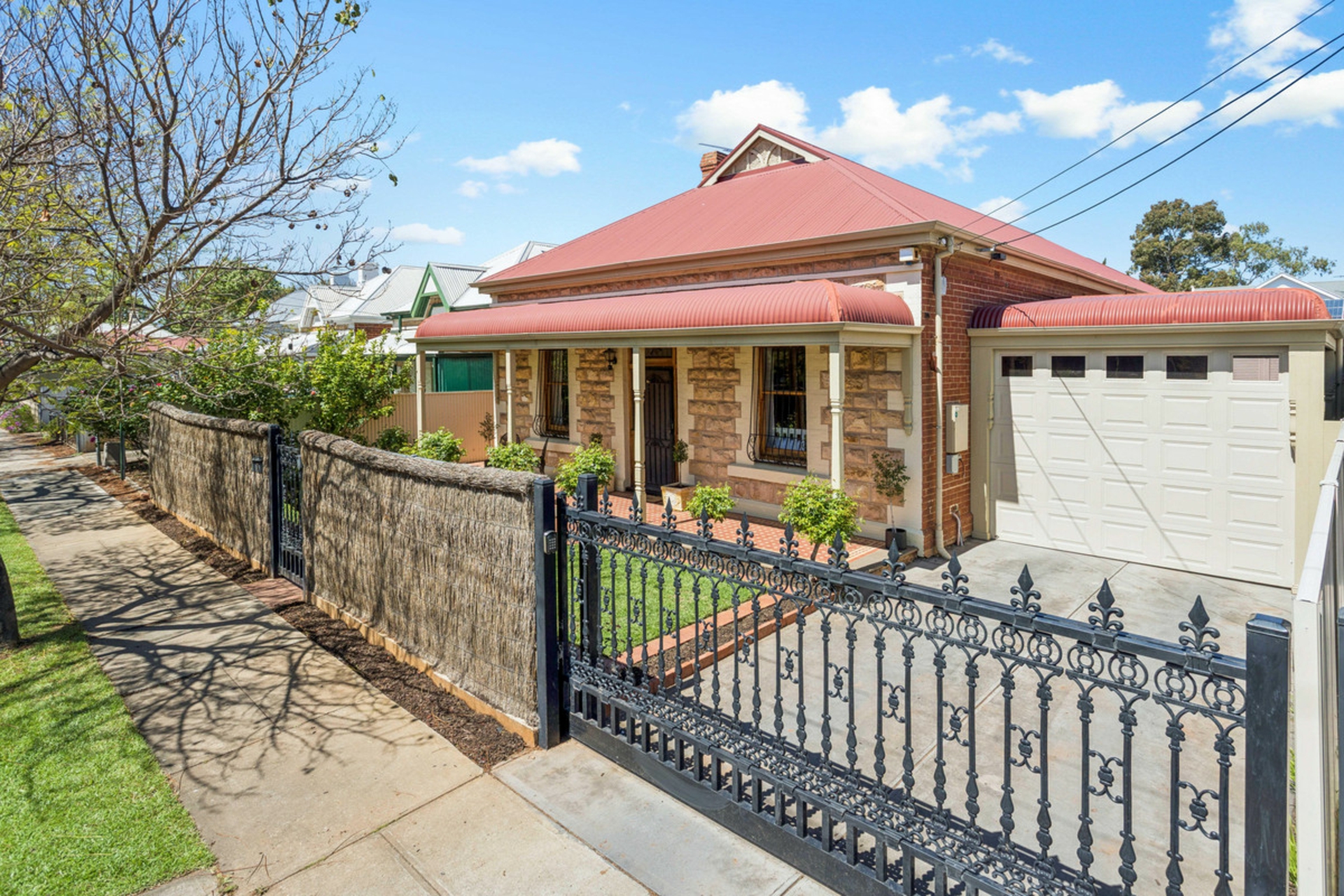 7 Tarragon Street — photo from LJ Hooker Property Specialists