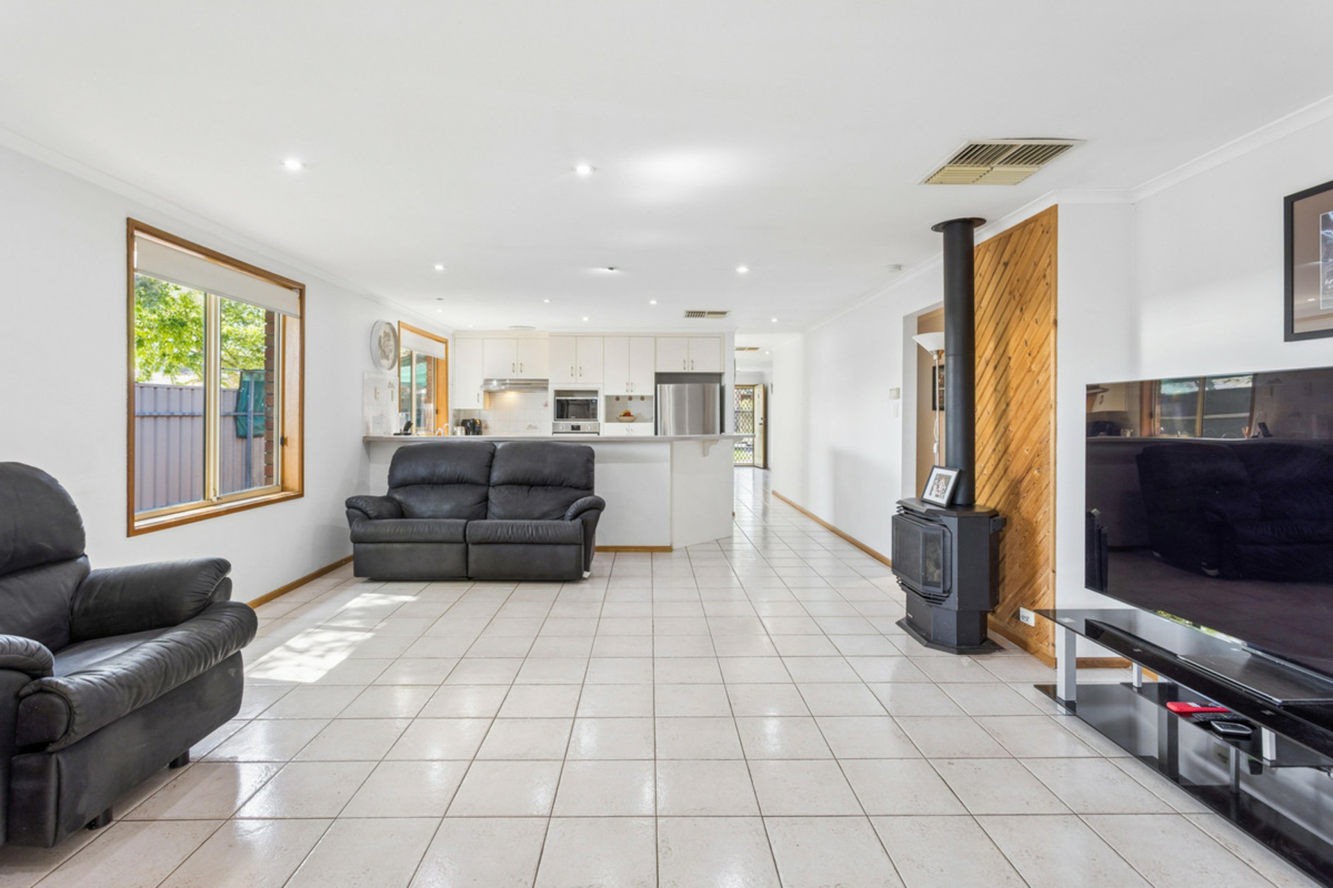 8 Burns Avenue — photo 9 of 23