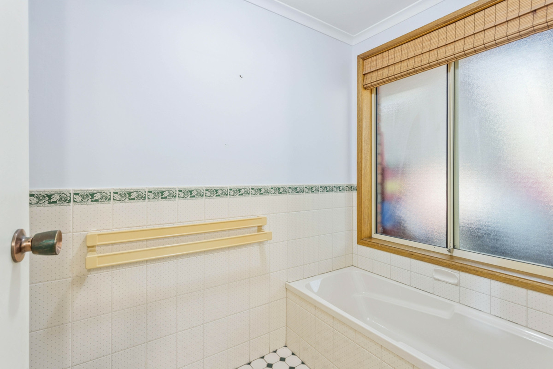 8 Burns Avenue — photo 15 of 23