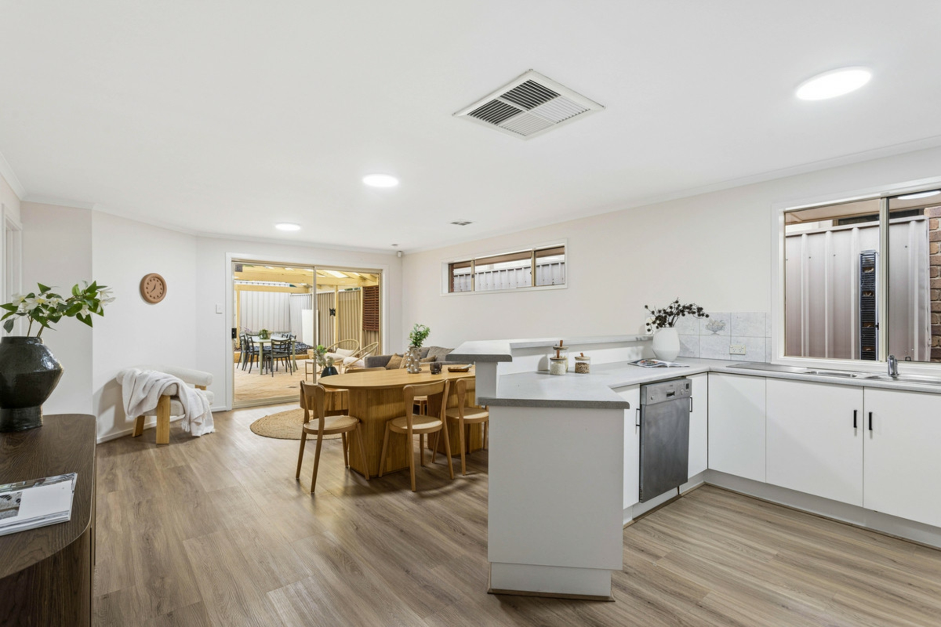 8 Yellow Wood Court — photo 5 of 23