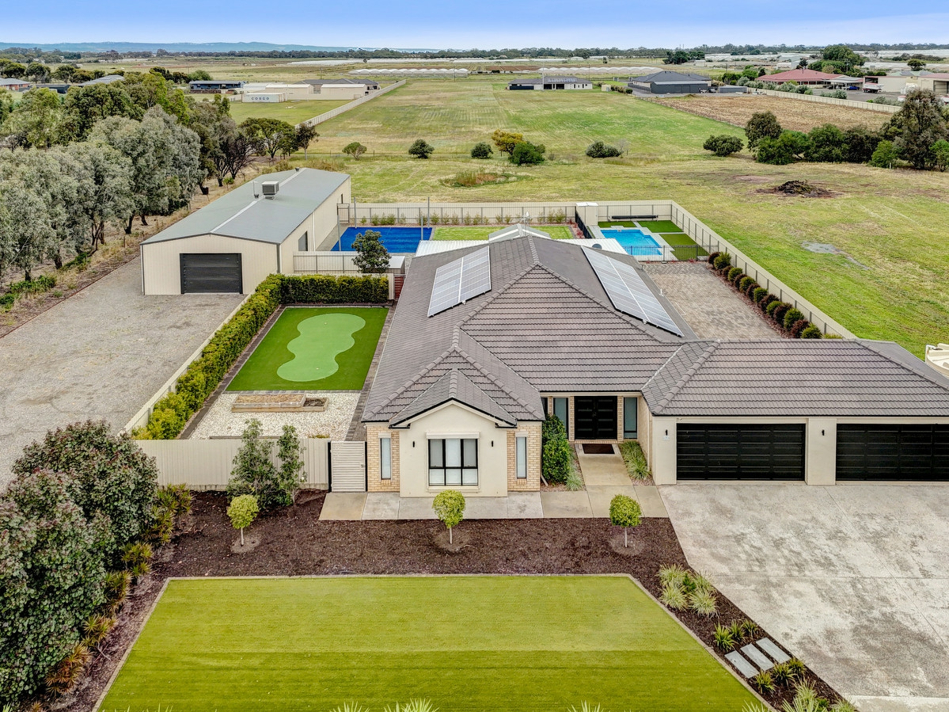 6 Constance Court — photo from LJ Hooker Property Specialists