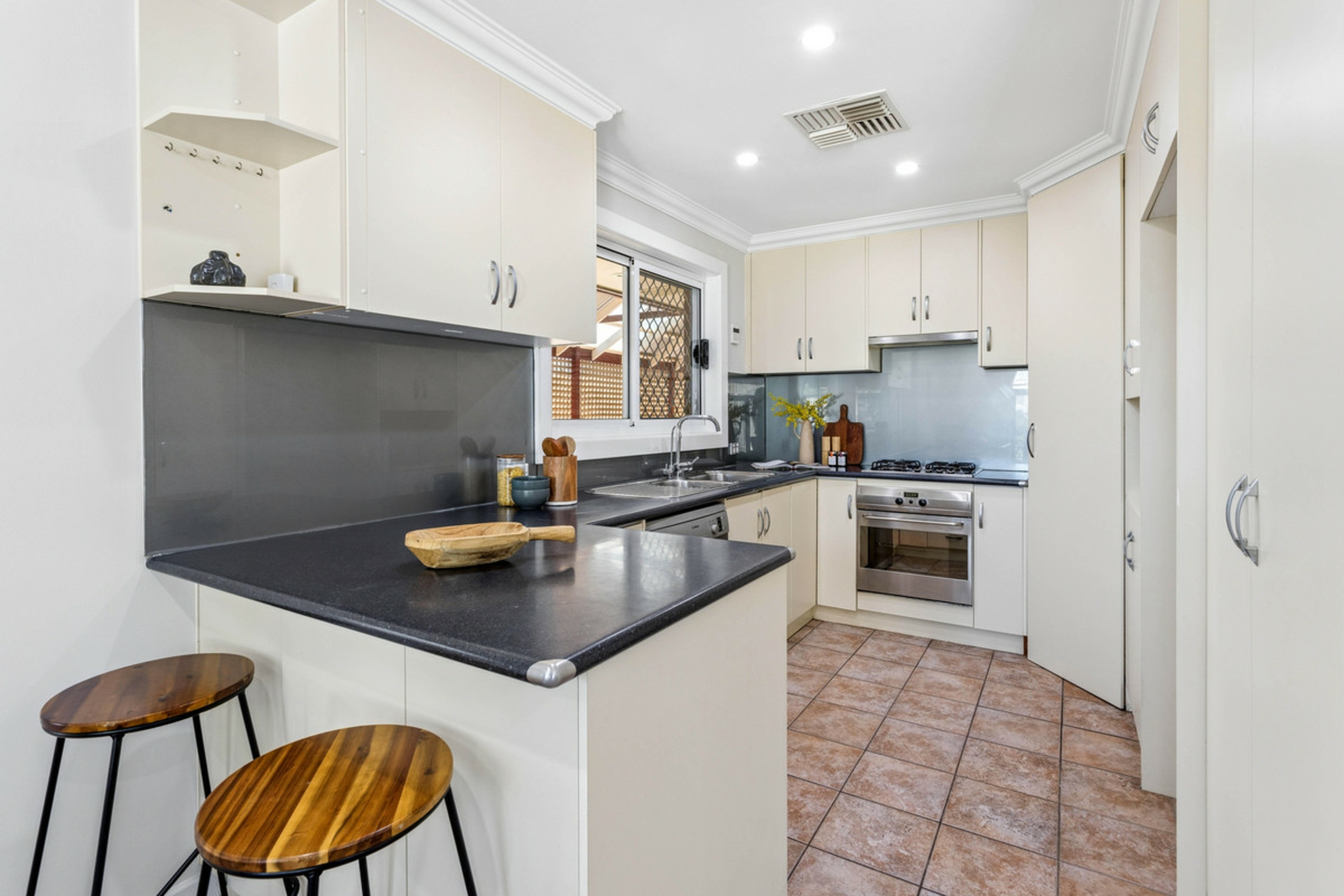 24 Glengyle Avenue — photo 6 of 22