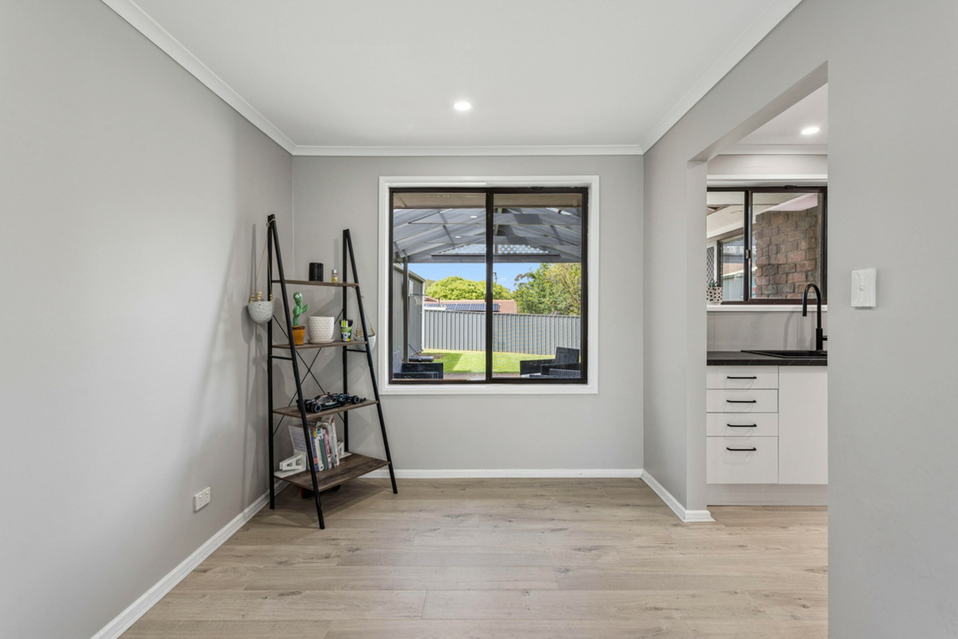 8 Sherry Court — photo 5 of 17