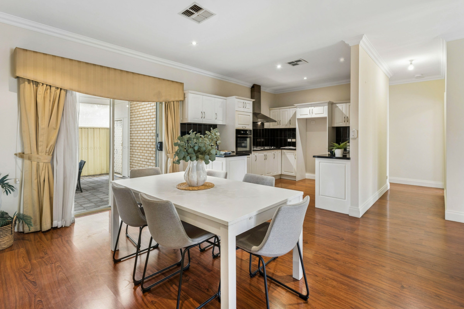 16 Henry Street — photo 5 of 16