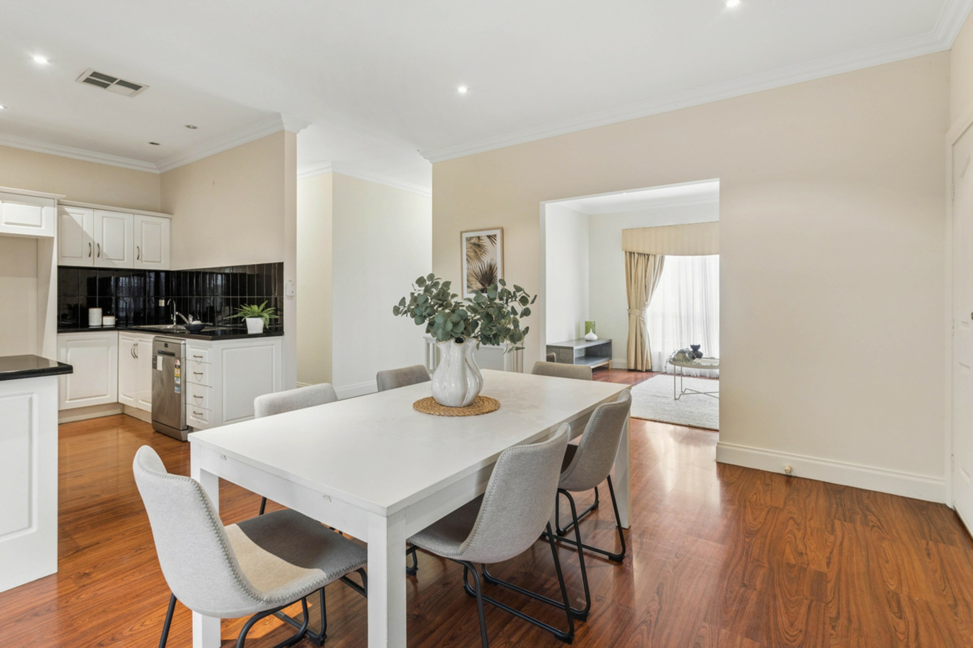 16 Henry Street — photo 6 of 16
