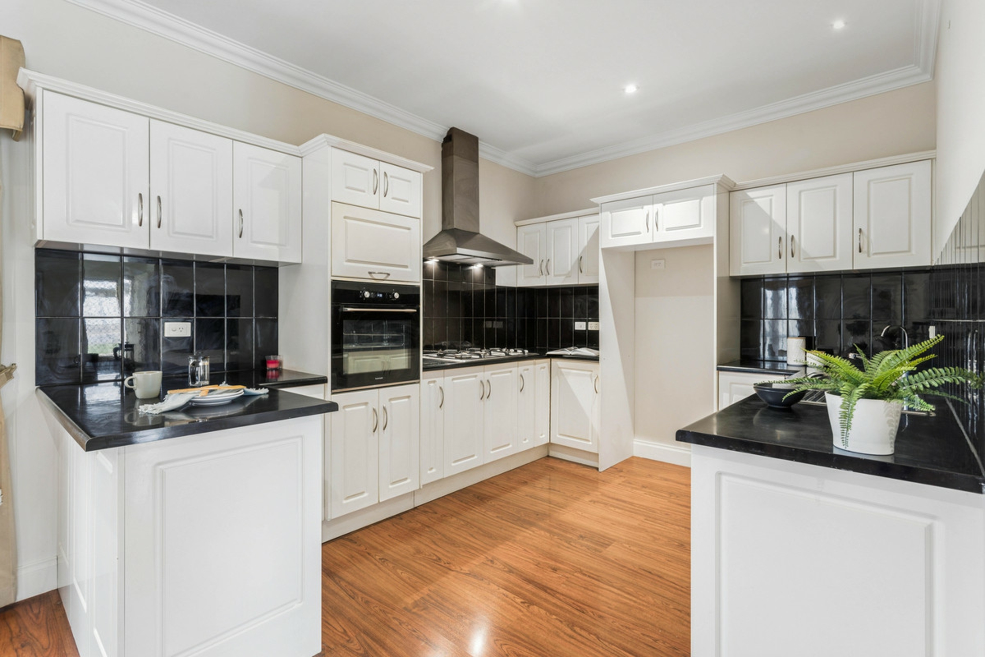 16 Henry Street — photo 8 of 16