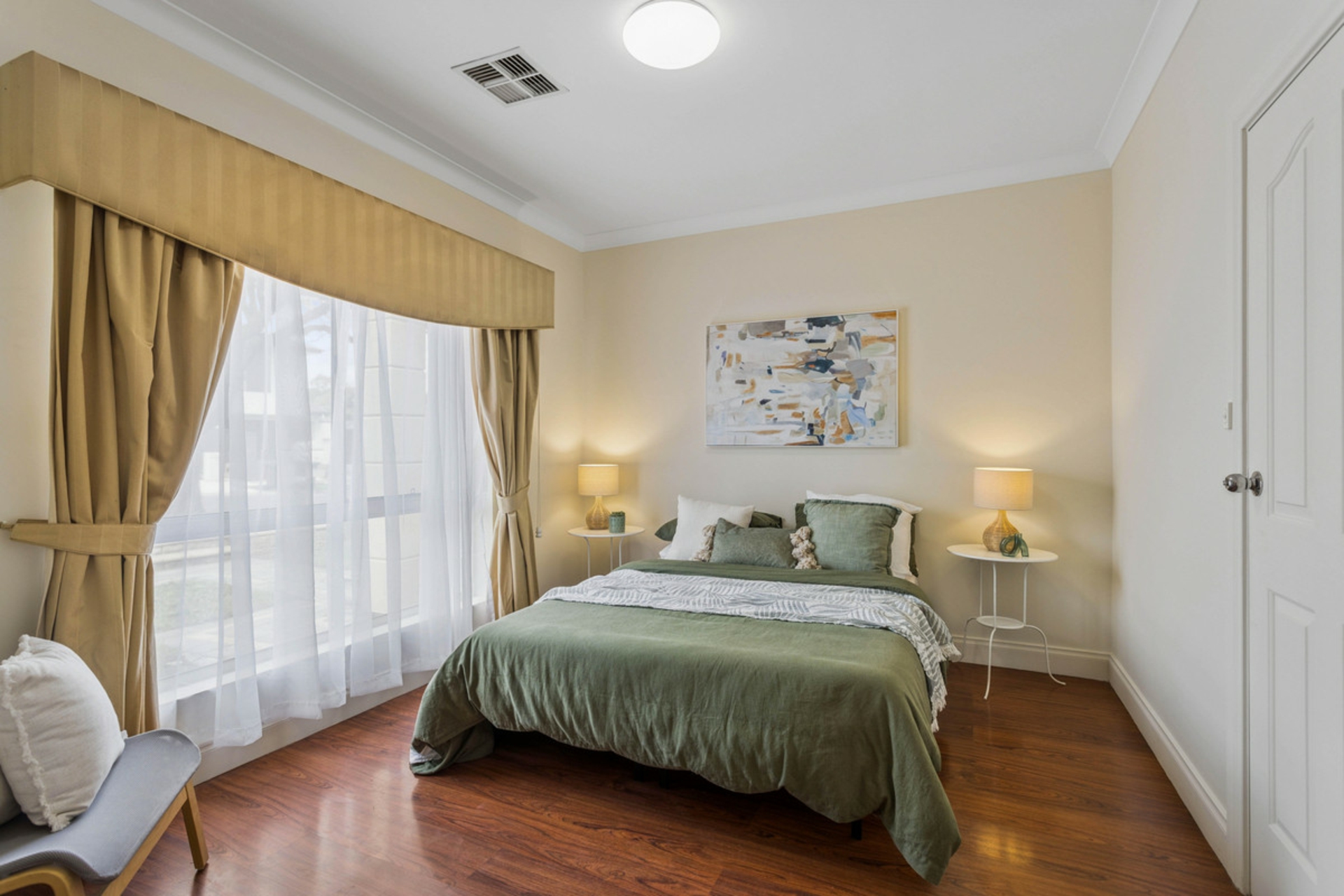 16 Henry Street — photo 10 of 16