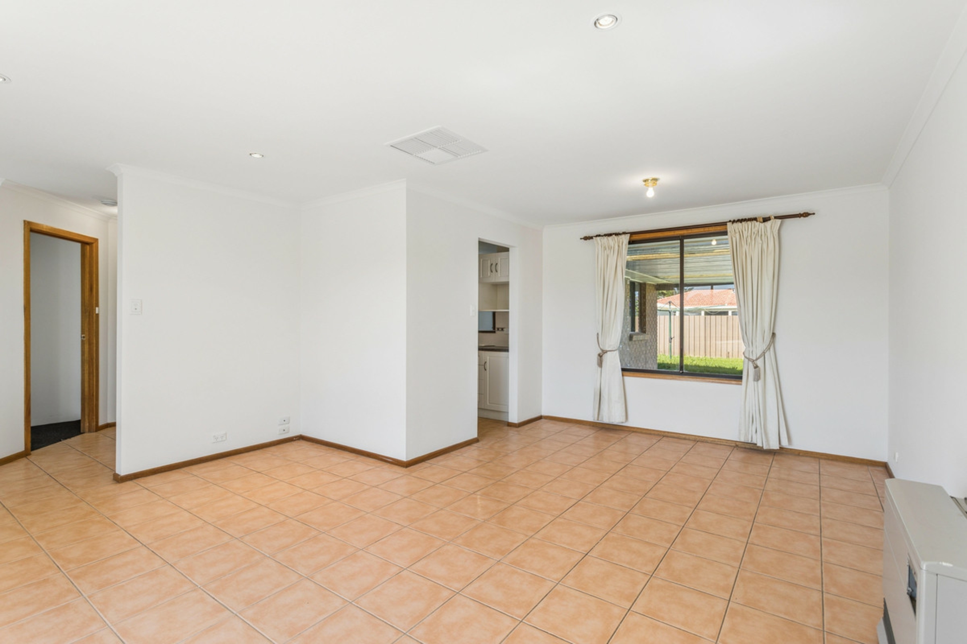 18 Boyara Crescent — photo 4 of 15