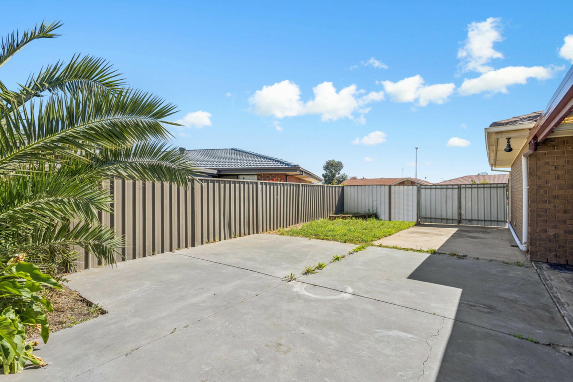 18 Boyara Crescent — photo 15 of 15