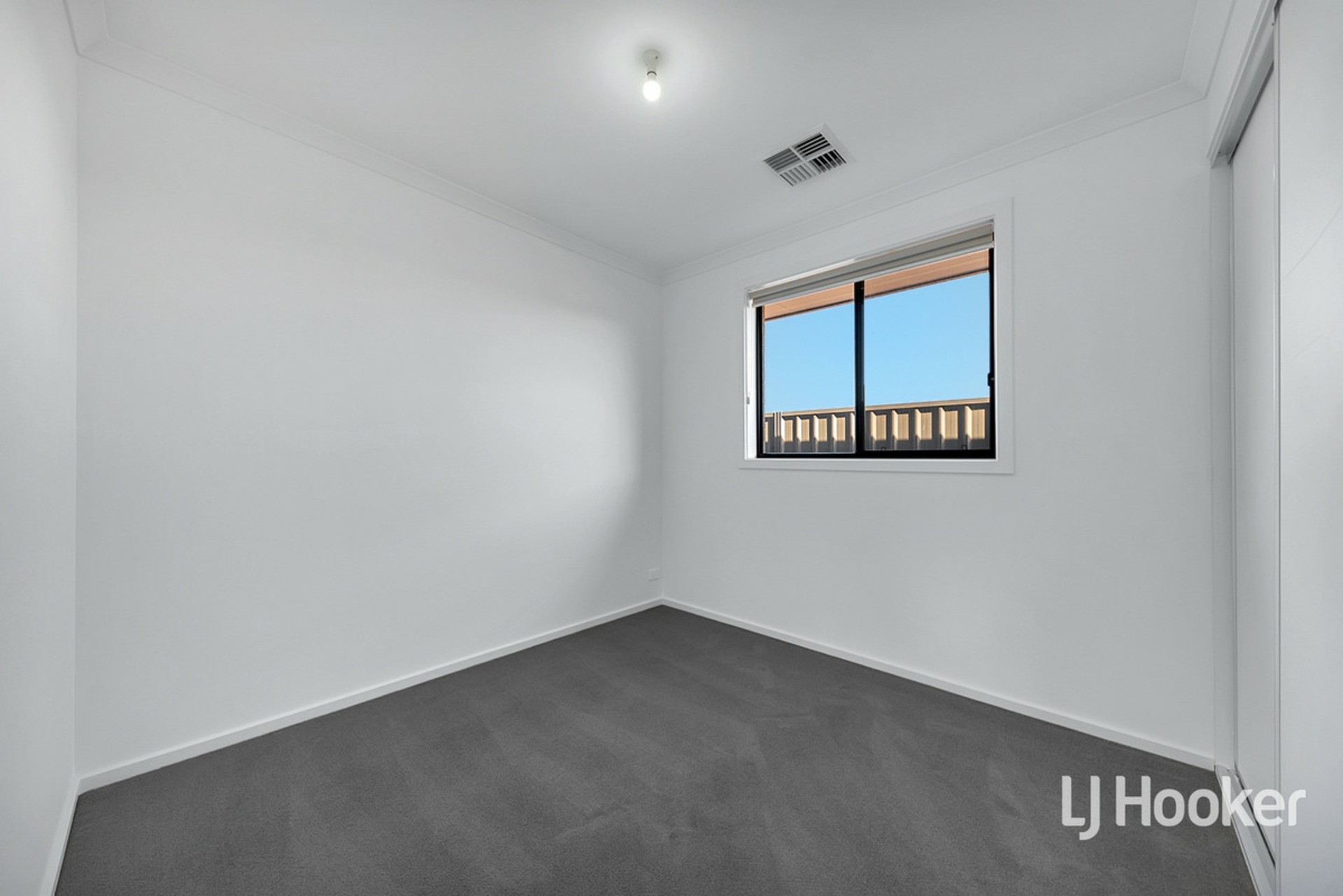 15 Kestrel Avenue — photo 5 of 13