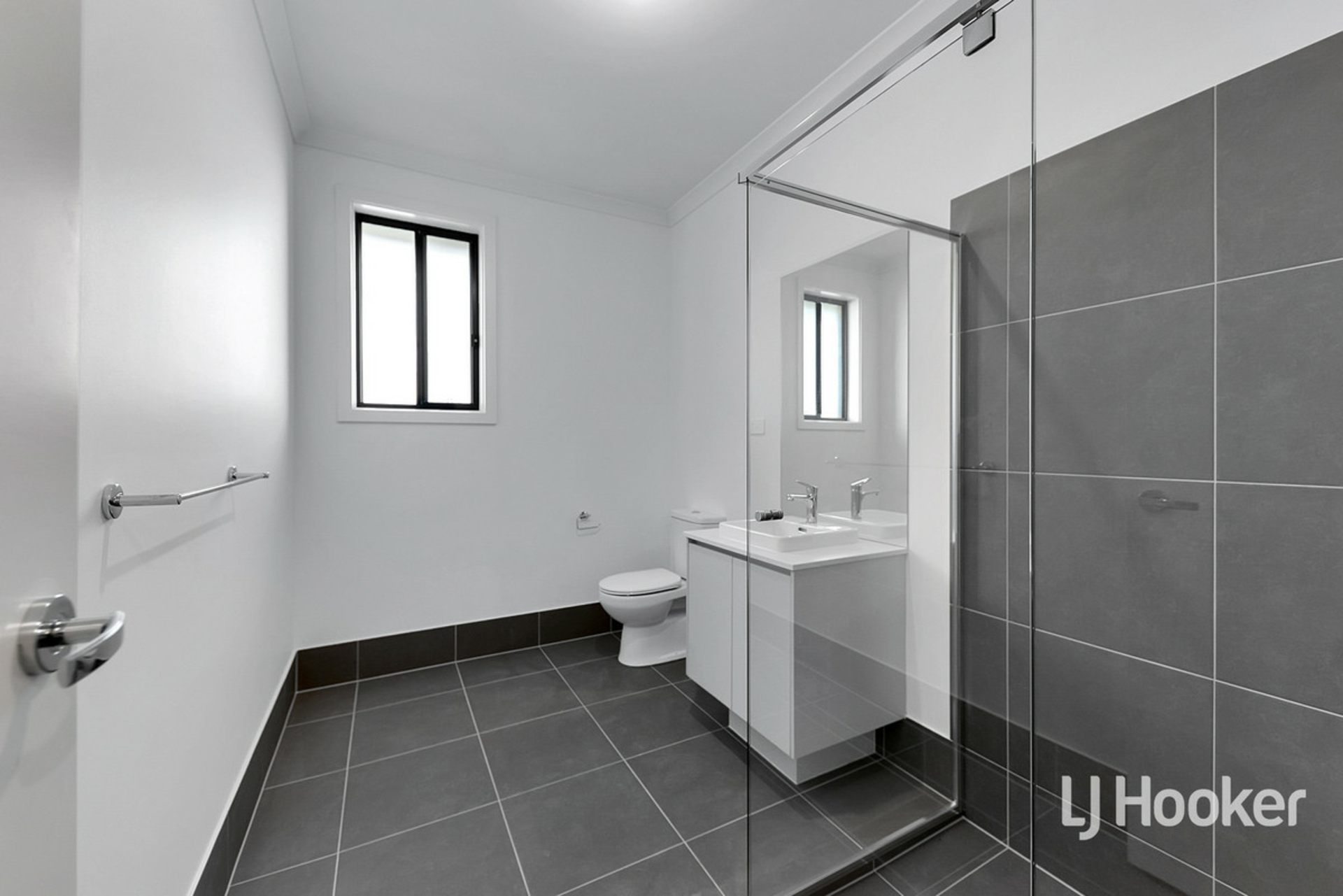 15 Kestrel Avenue — photo 9 of 13