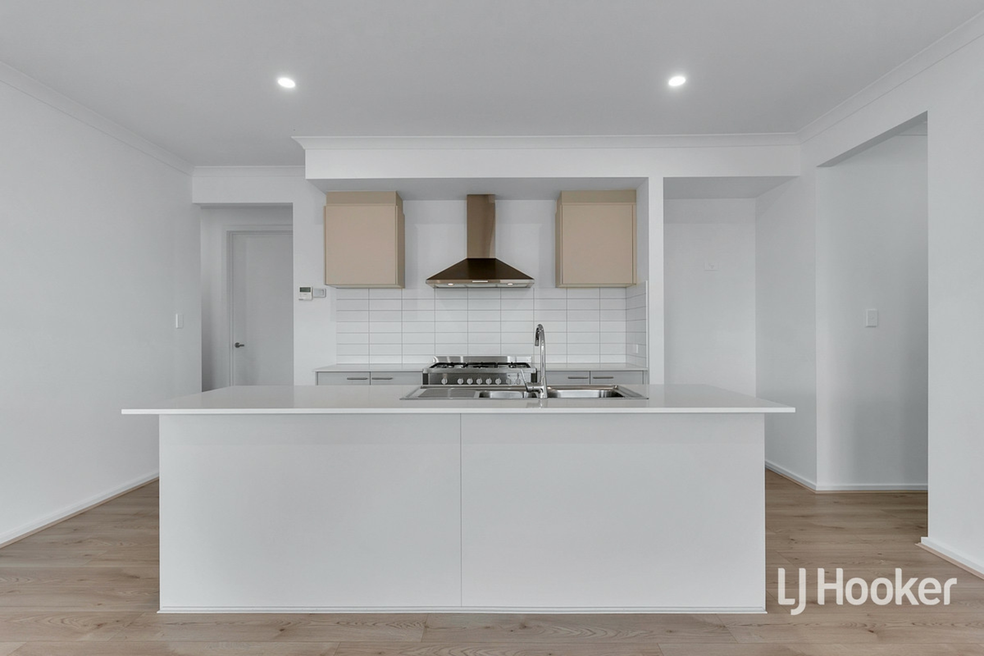 15 Kestrel Avenue — photo 10 of 13