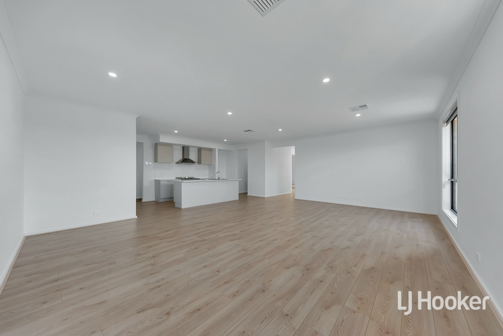 15 Kestrel Avenue — photo 11 of 13