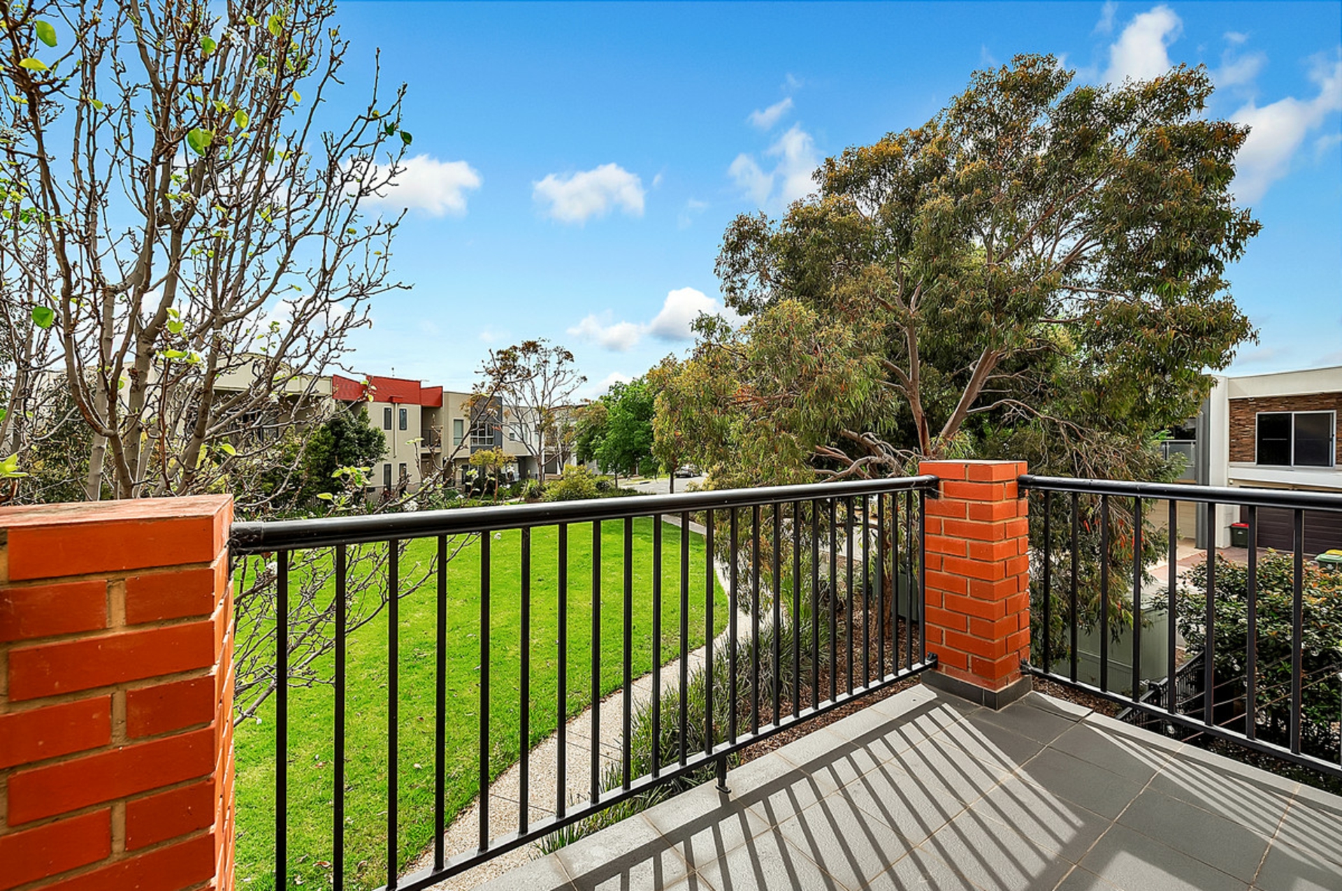 3/20 Macmillan Avenue — photo 6 of 10