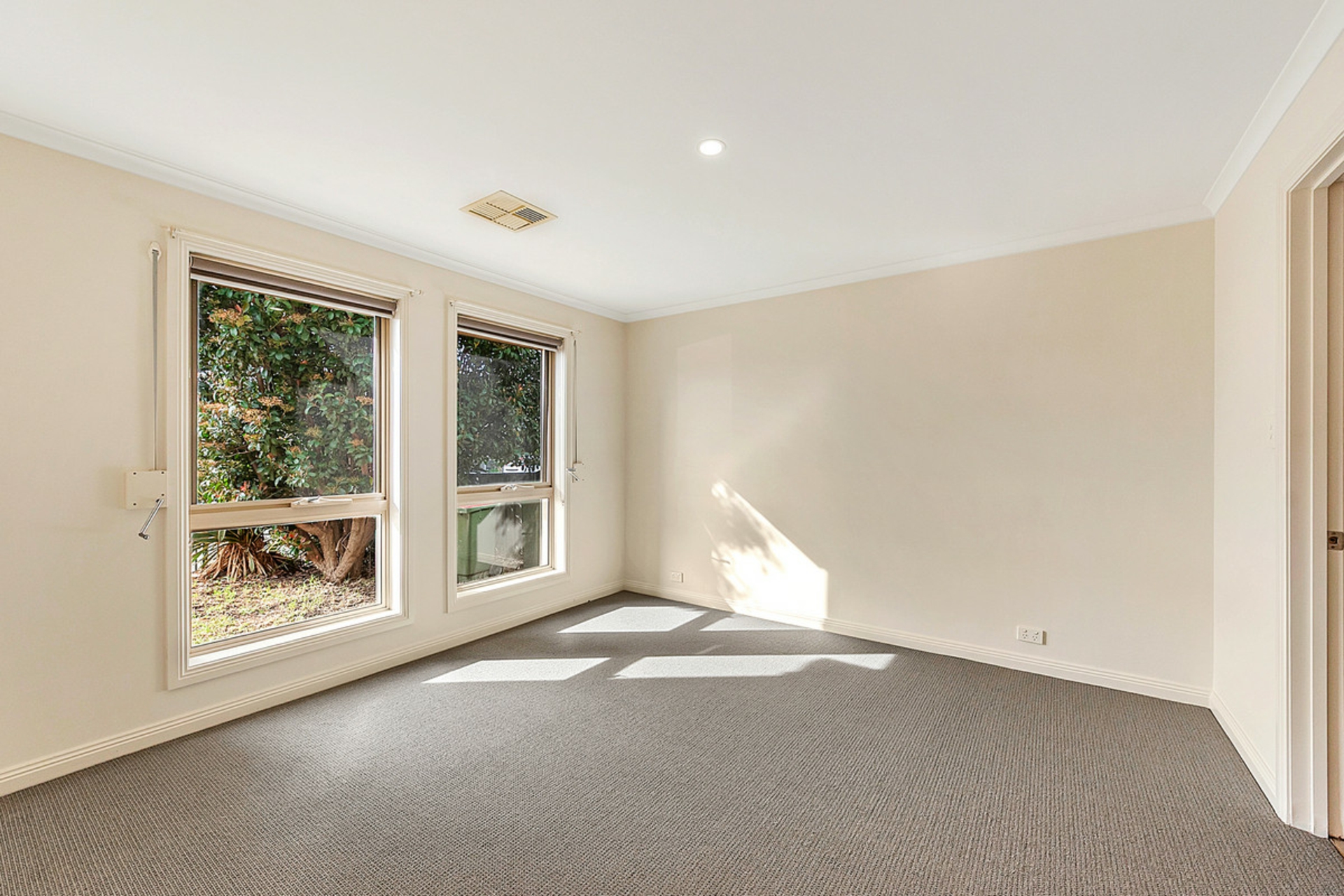 11 Riesling Crescent — photo 2 of 11