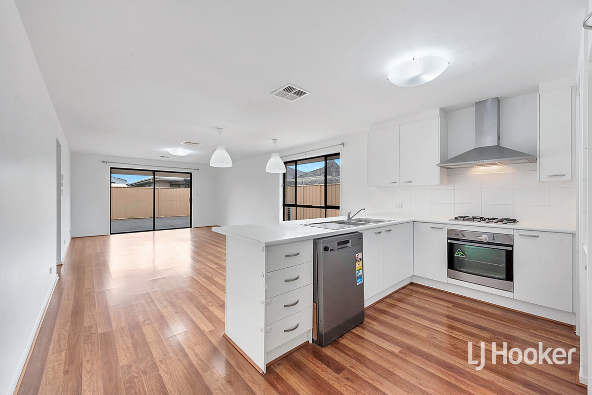 47 Scarlet Avenue — photo 4 of 12