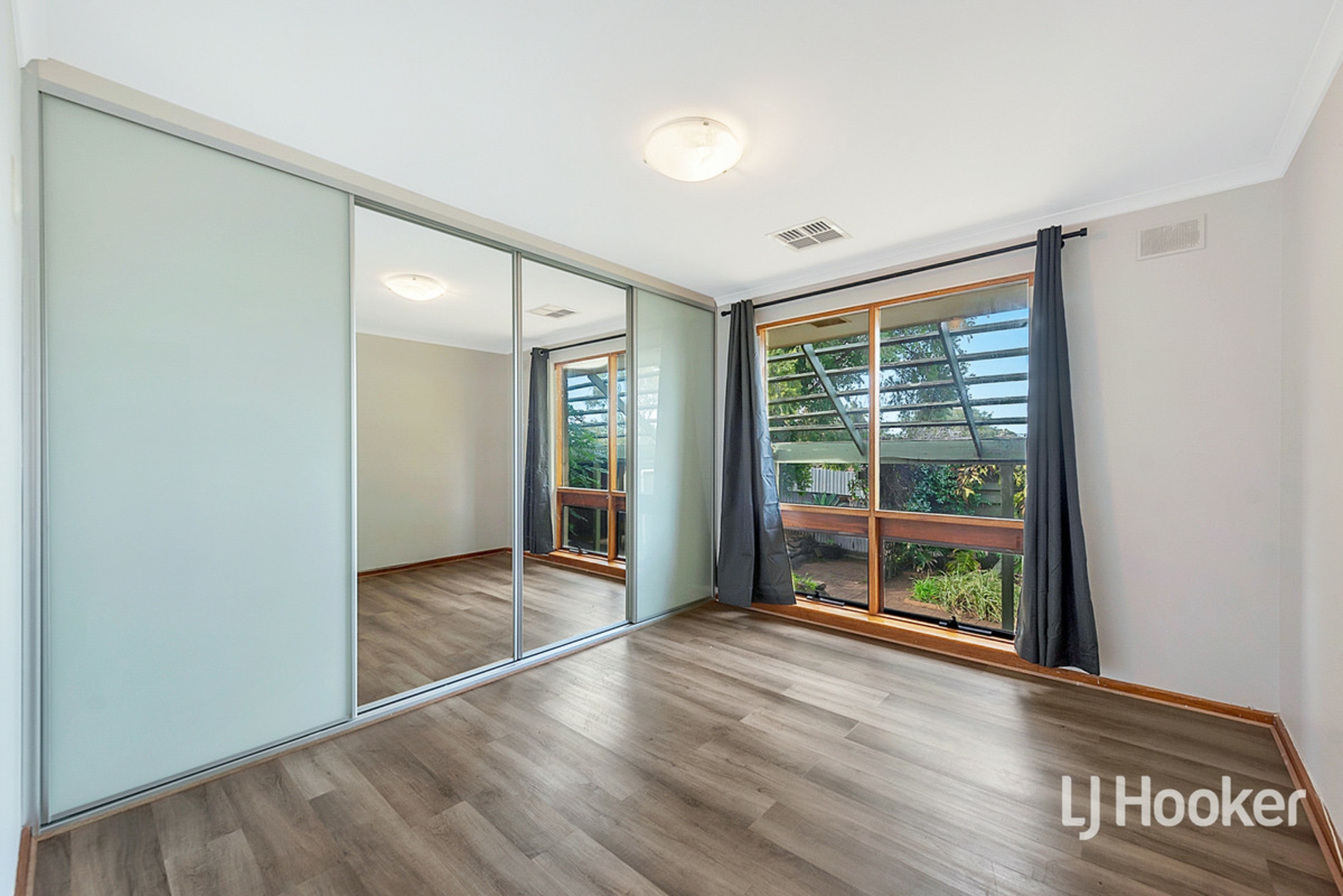 52 Brentwood Drive — photo 6 of 11
