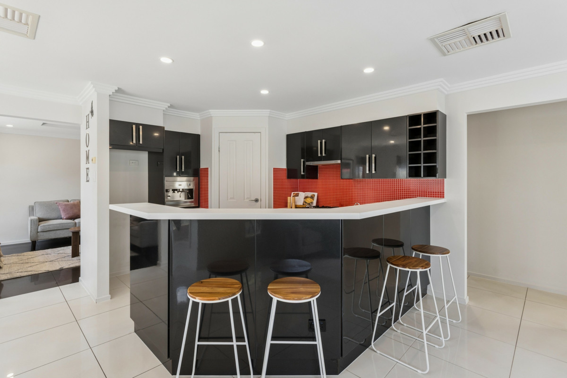 18 Birmingham Drive — photo 4 of 21