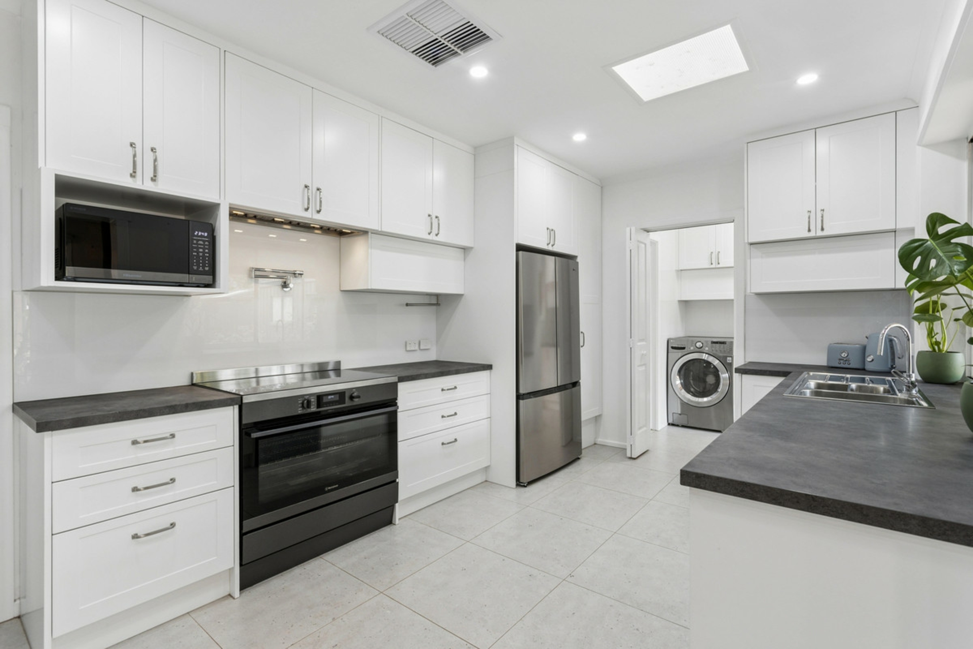 25 Crafter Street — photo 3 of 24