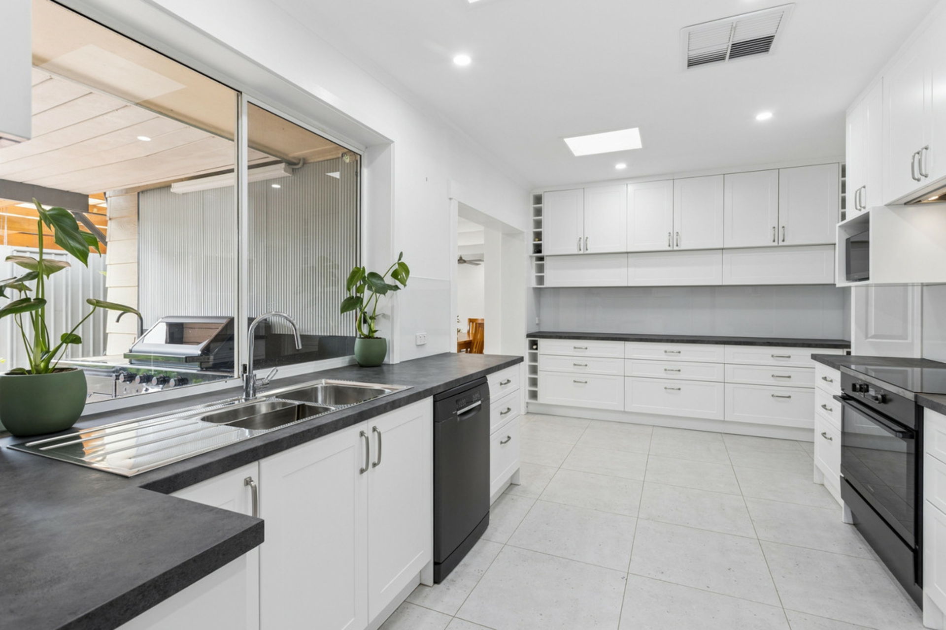 25 Crafter Street — photo 4 of 24
