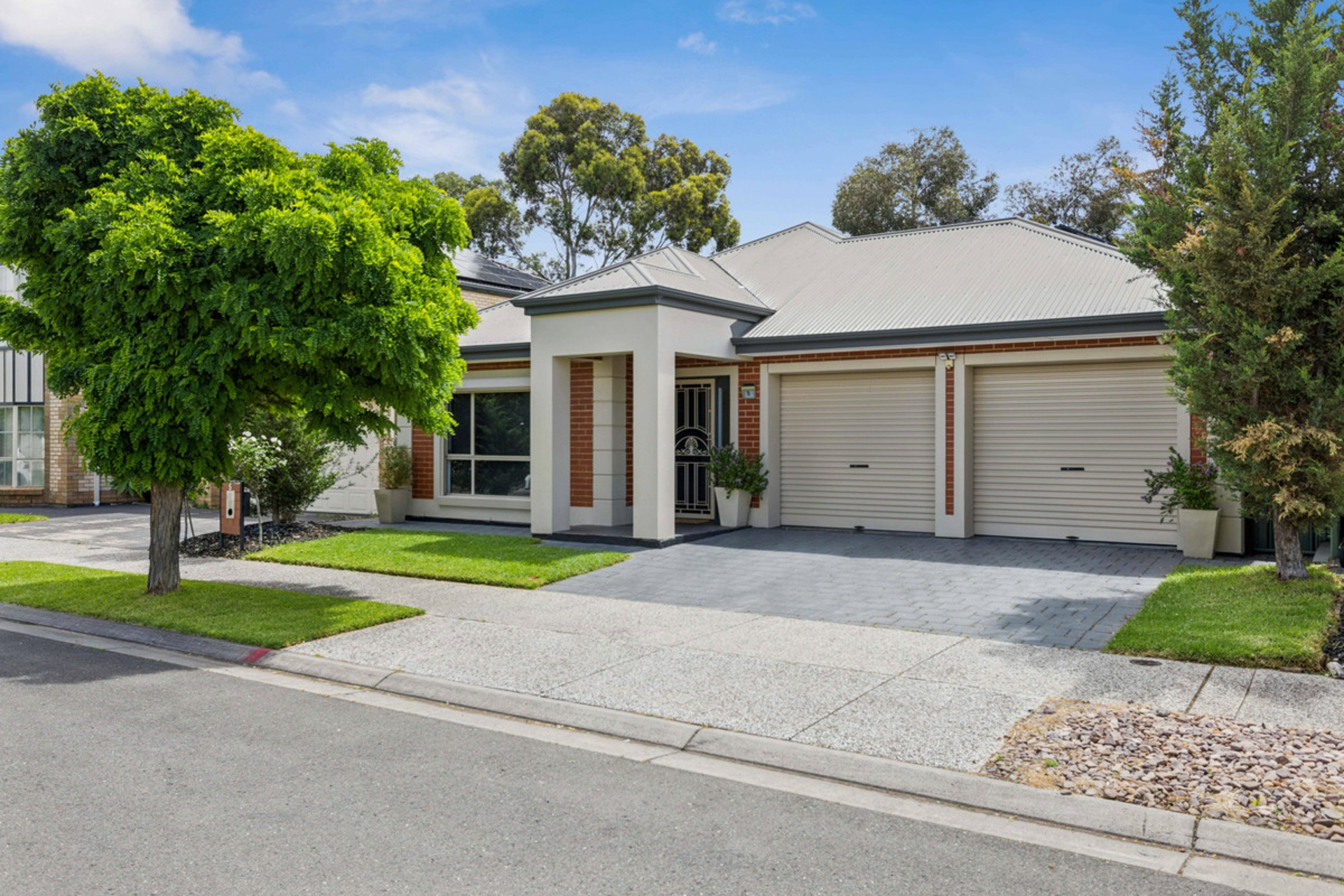 5 Mossman Street — photo from LJ Hooker Property Specialists