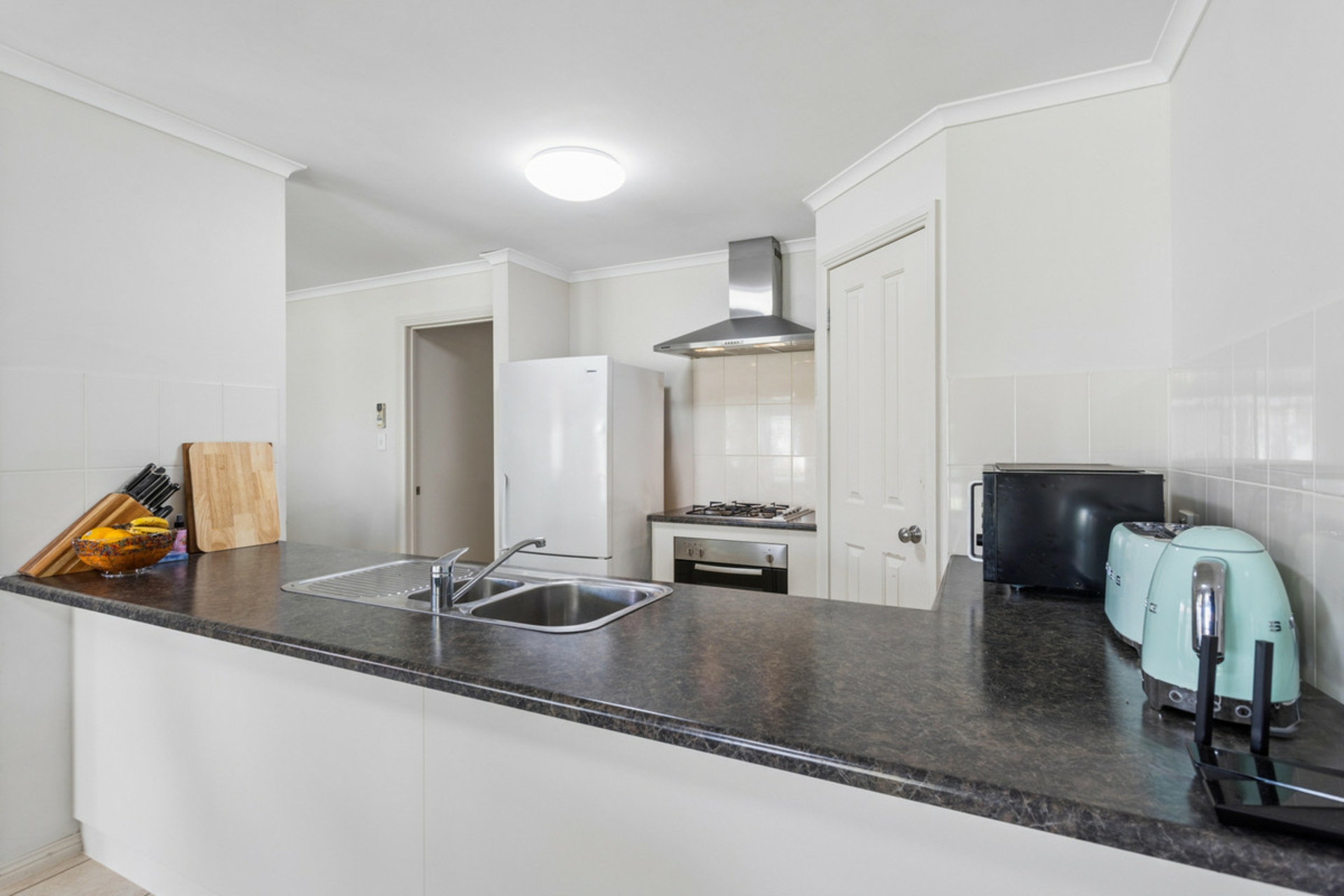 33 Strathaird Boulevard — photo 3 of 14