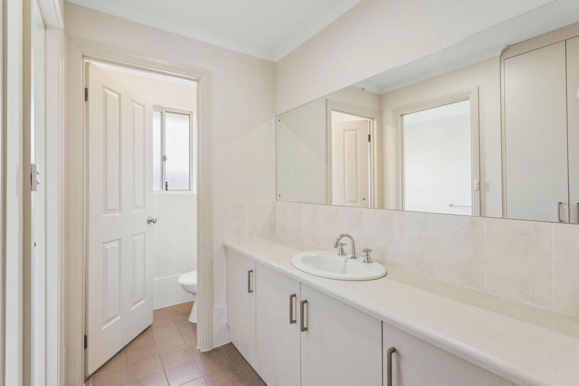 33 Strathaird Boulevard — photo 10 of 14