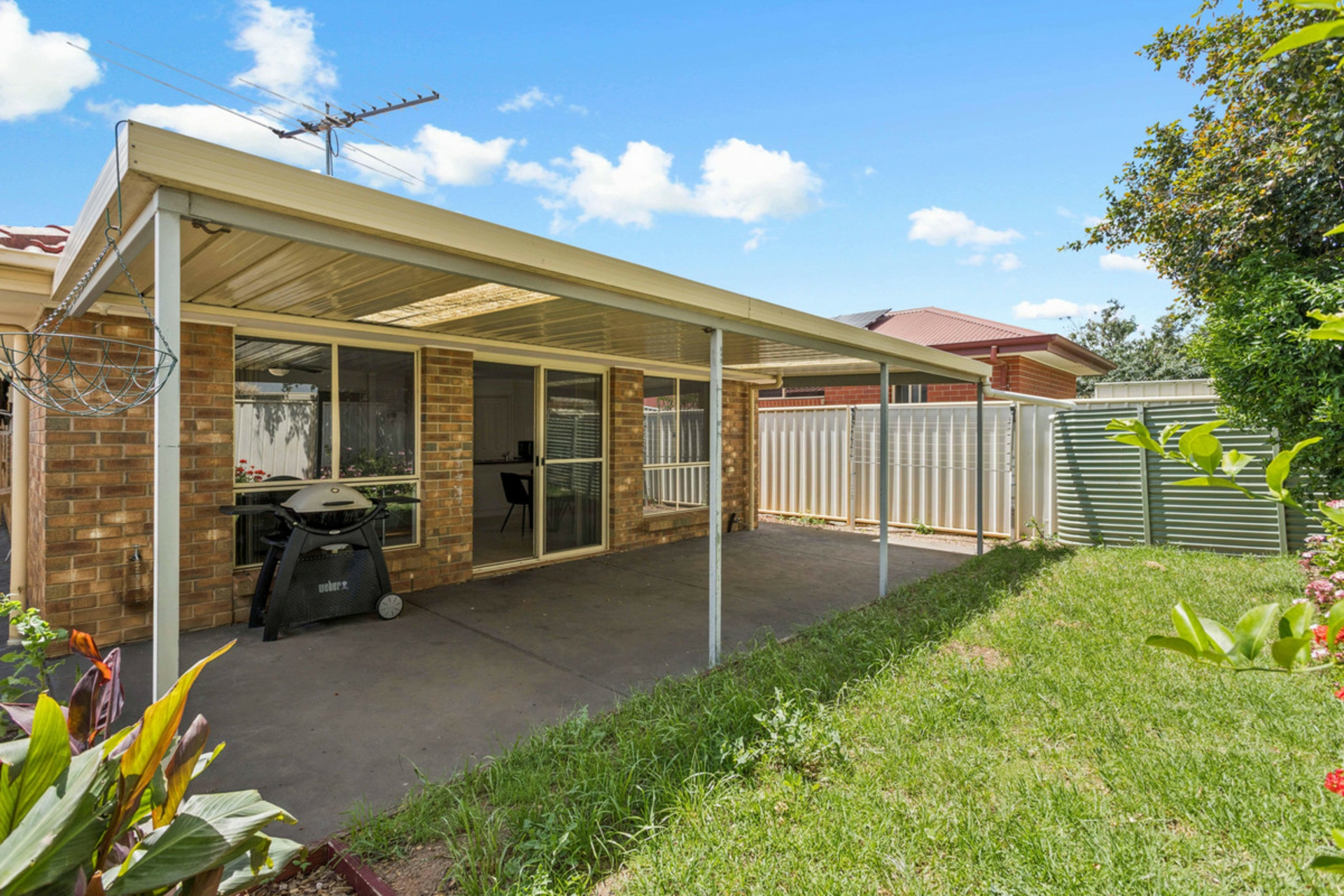 33 Strathaird Boulevard — photo 13 of 14