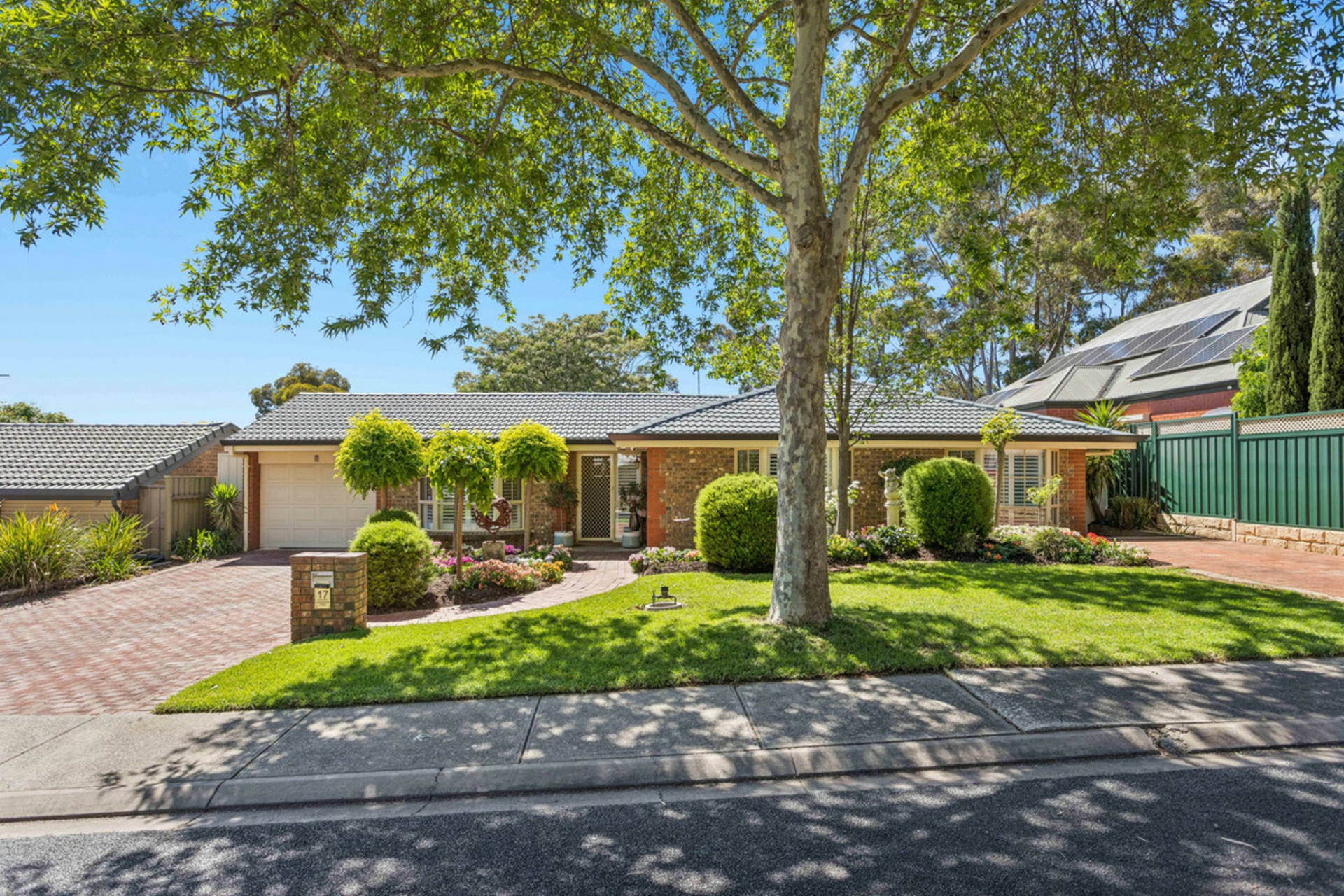 17 Coromandel Place — photo 2 of 23