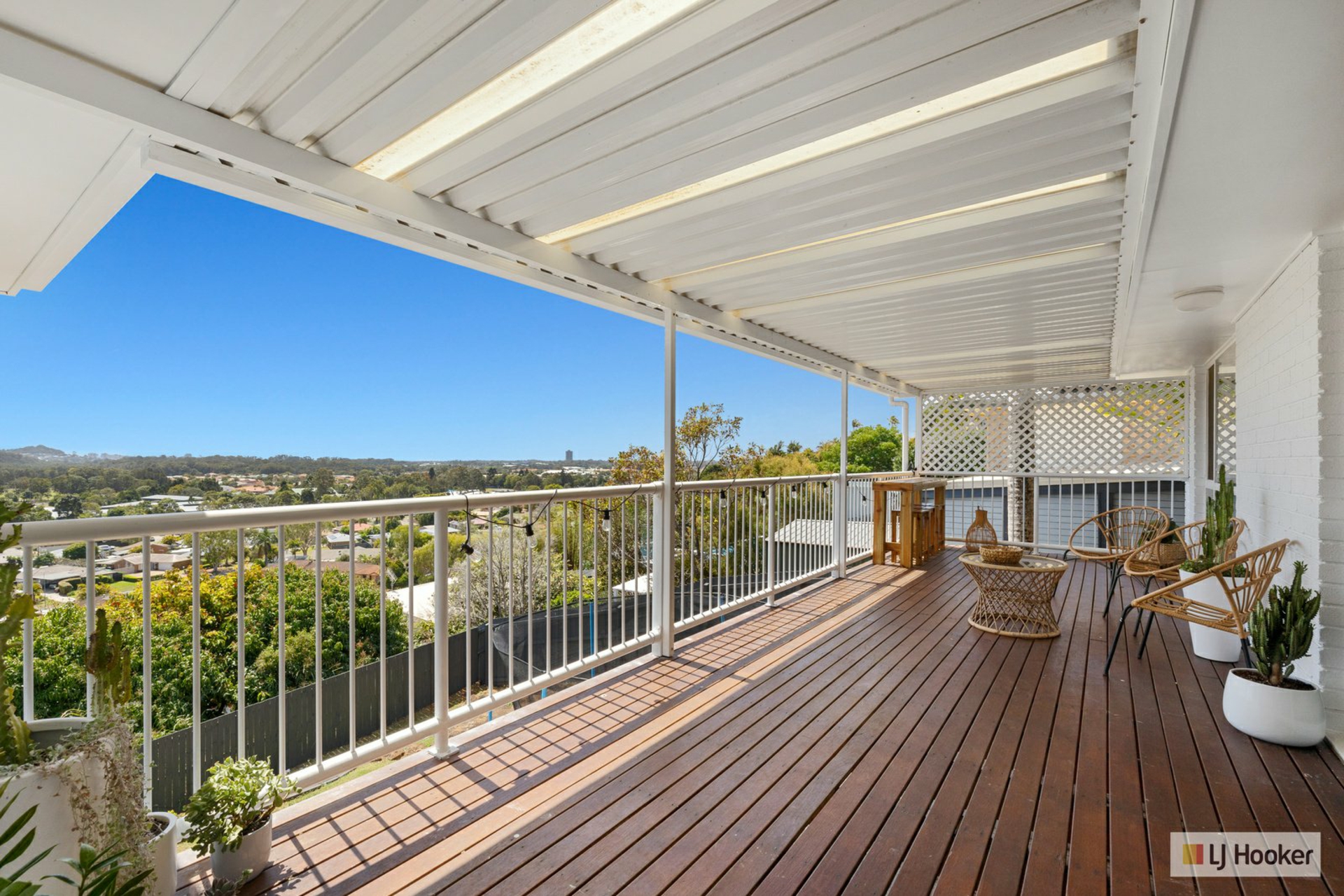 8 Jarrah Place, BANORA POINT