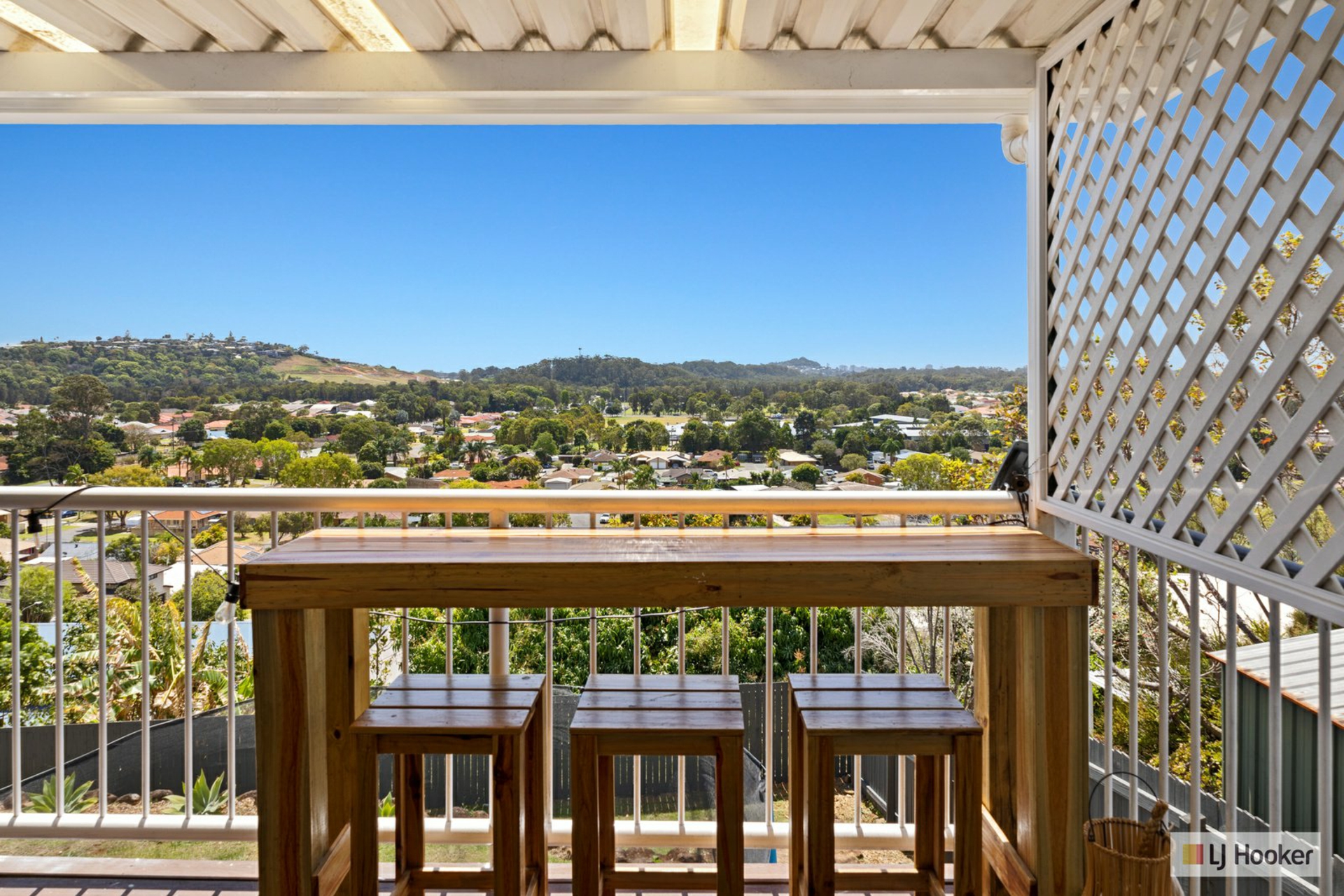8 Jarrah Place, BANORA POINT