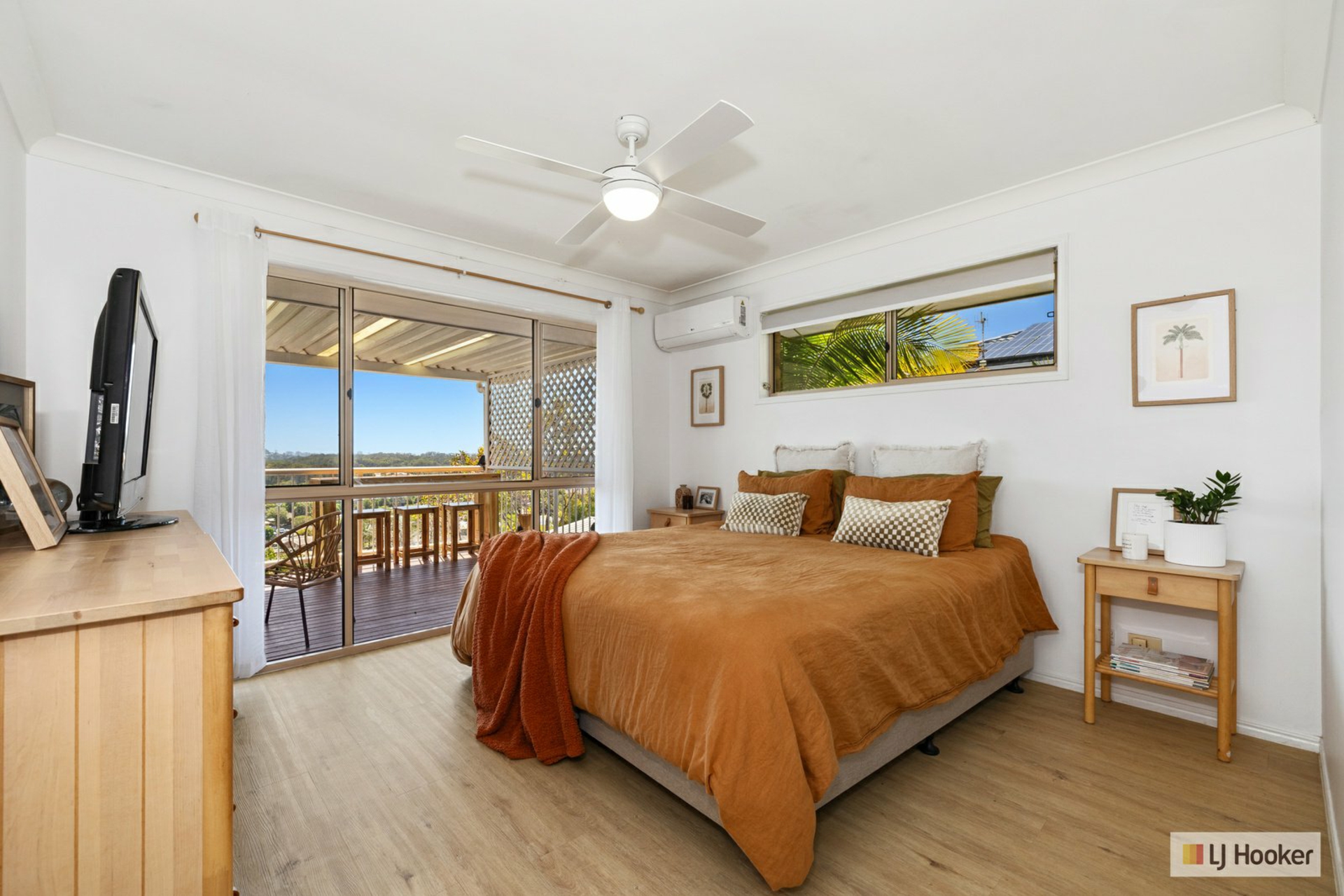 8 Jarrah Place, BANORA POINT