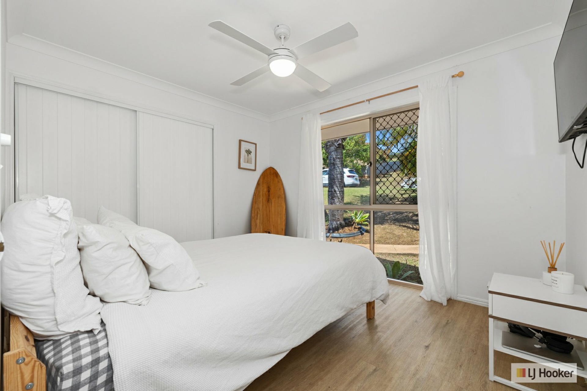 8 Jarrah Place, BANORA POINT