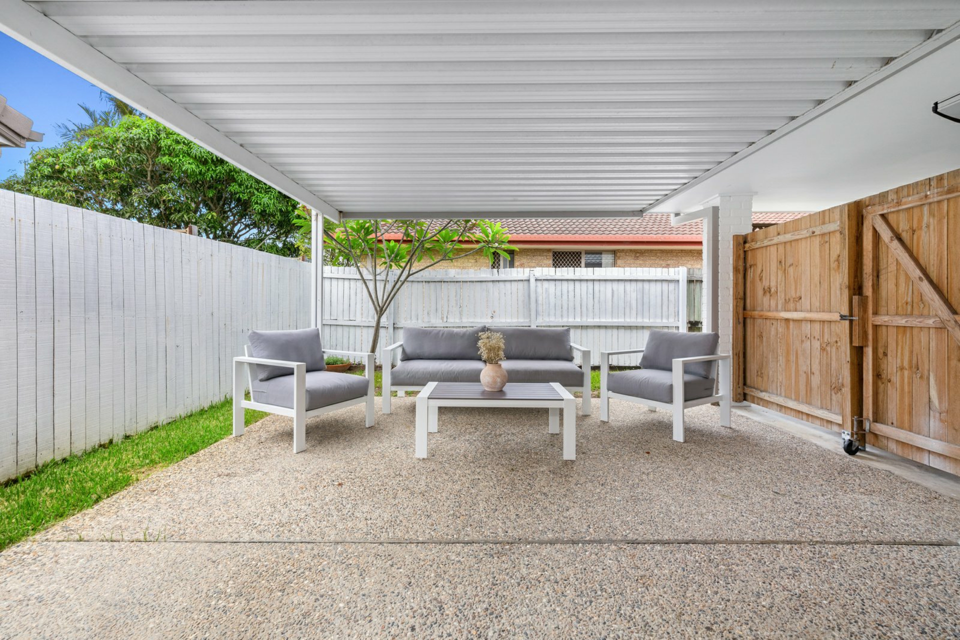 2/92 Overall Drive, POTTSVILLE