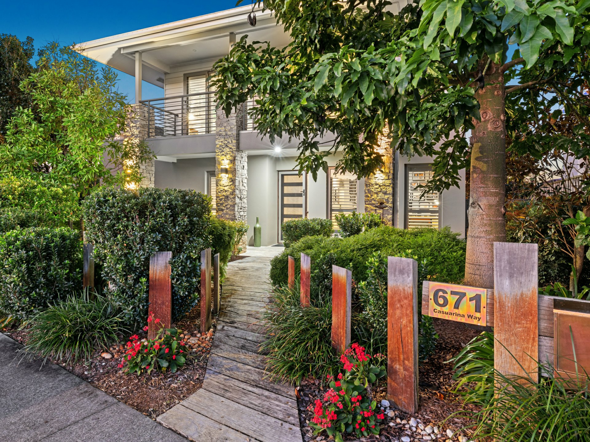 671 Casuarina Way, CASUARINA