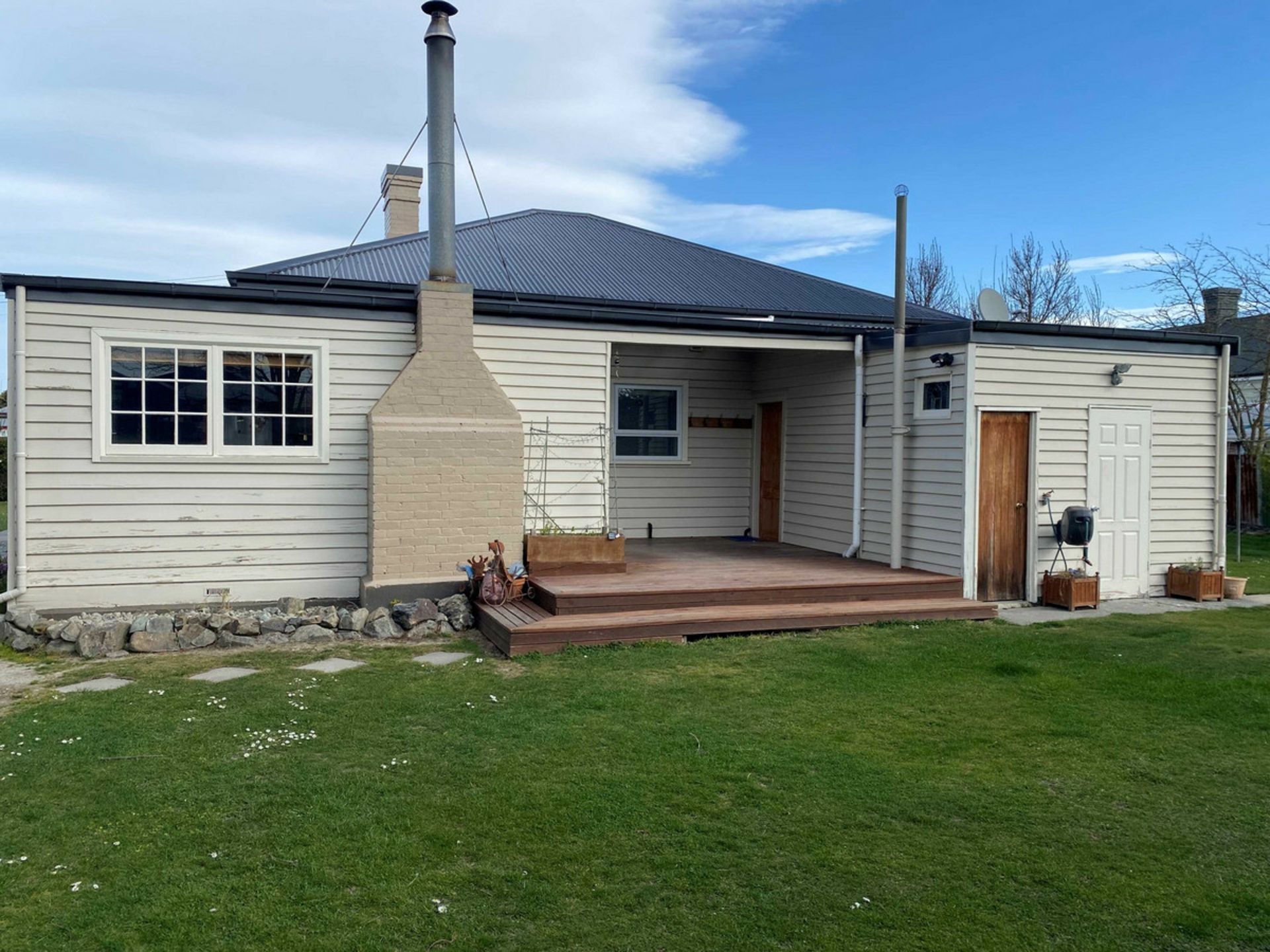 8 Regent Street, FAIRLIE