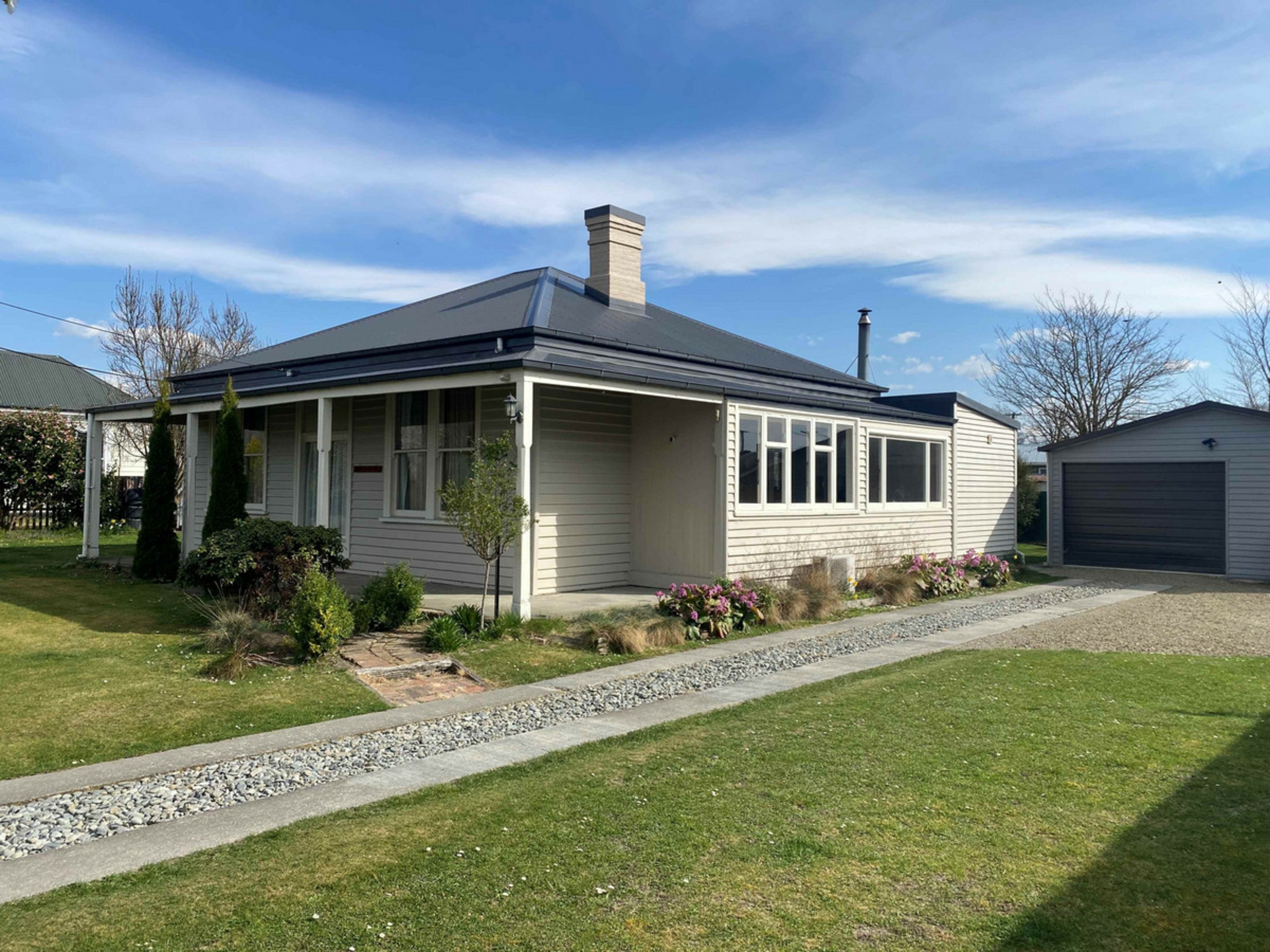 8 Regent Street, FAIRLIE