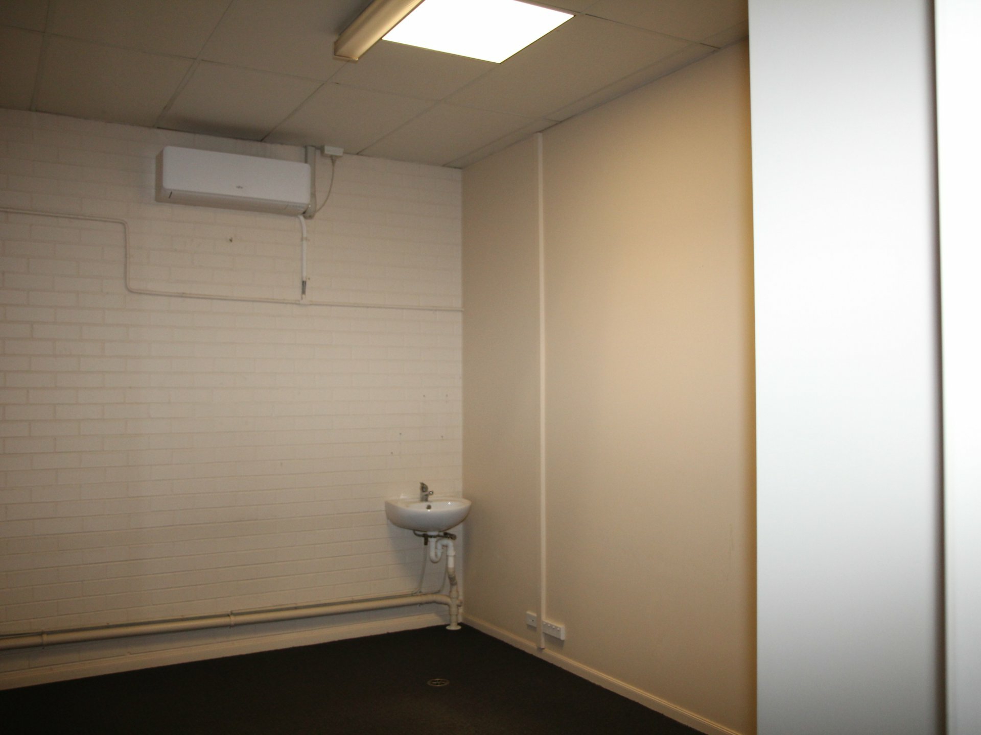 2 122 Bourke Street — photo 4 of 5