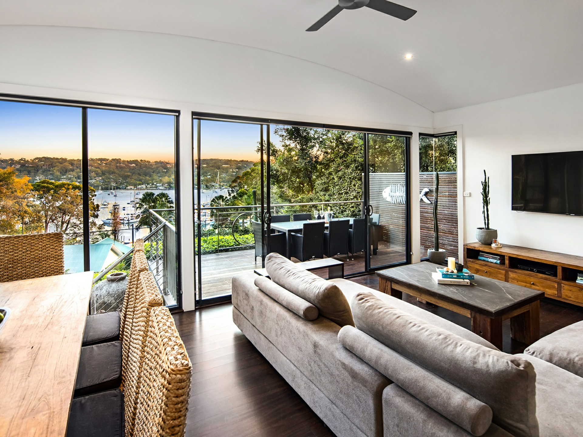 33 Prince Alfred Parade, NEWPORT