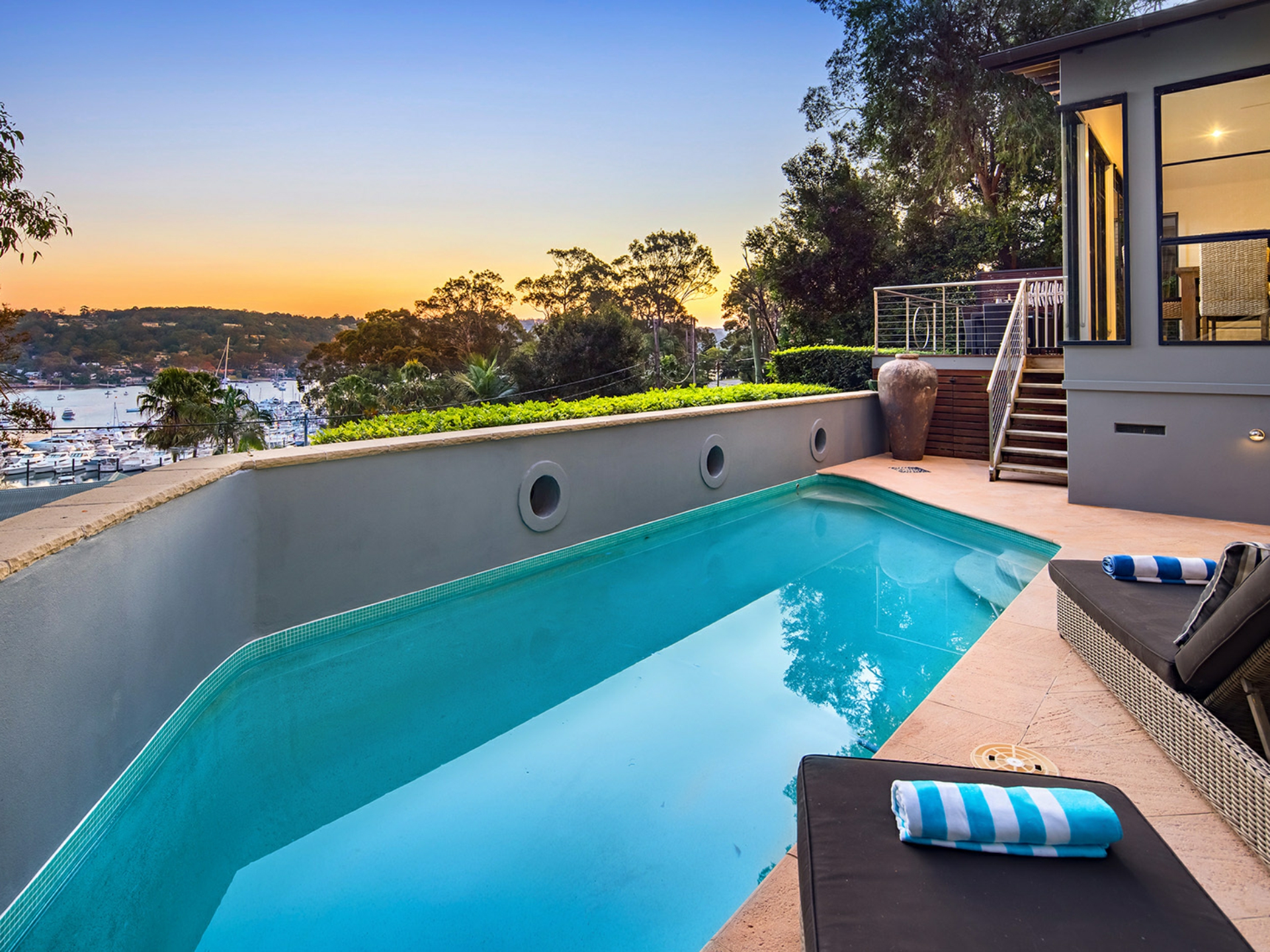 33 Prince Alfred Parade, NEWPORT