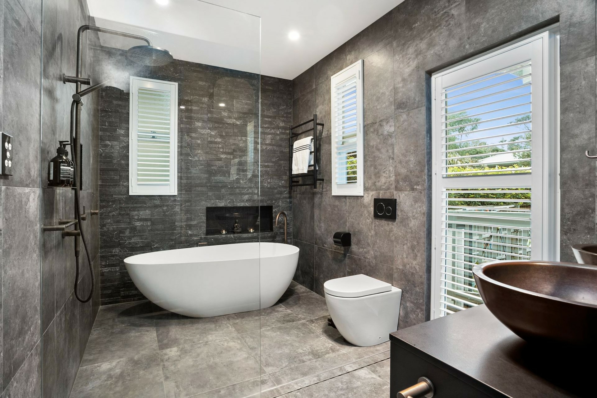 5 Palm Road, NEWPORT