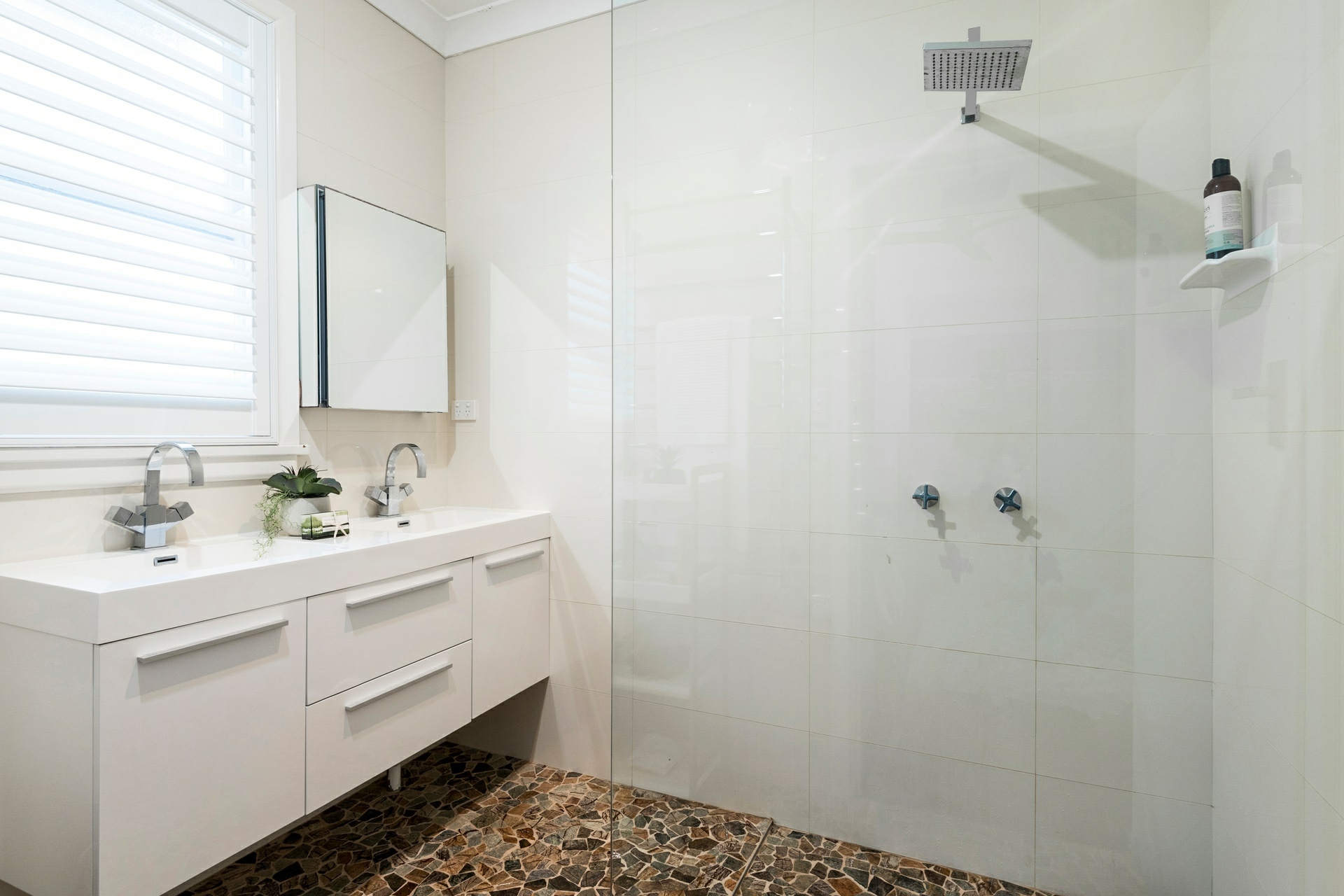 5 Palm Road, NEWPORT
