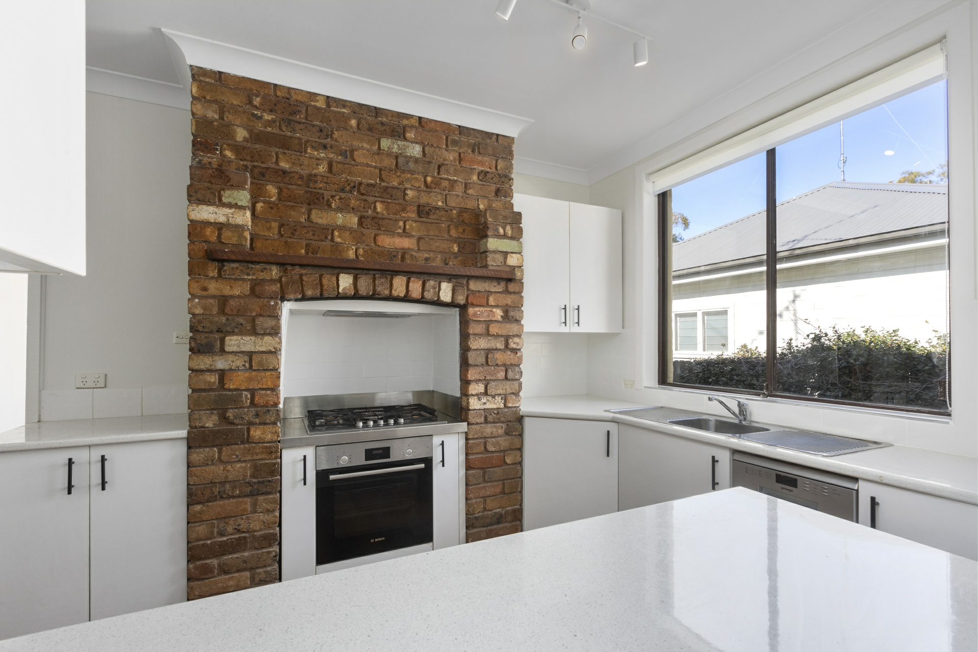 50 Seaview Avenue, NEWPORT