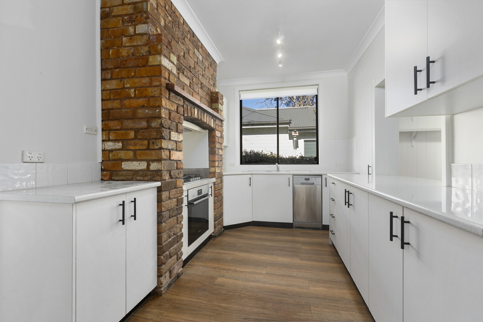 50 Seaview Avenue, NEWPORT