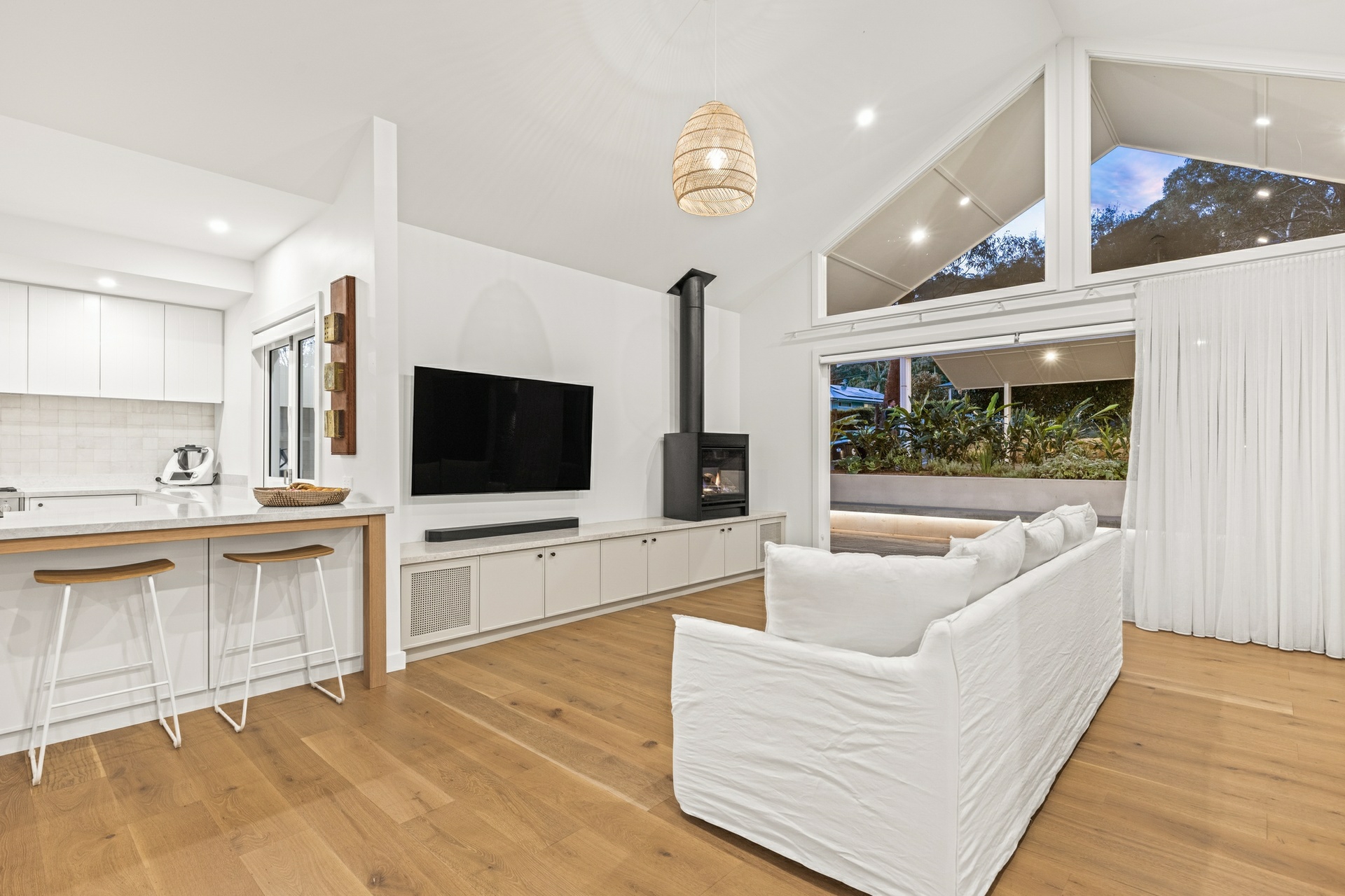 33 Irrubel Road, Newport