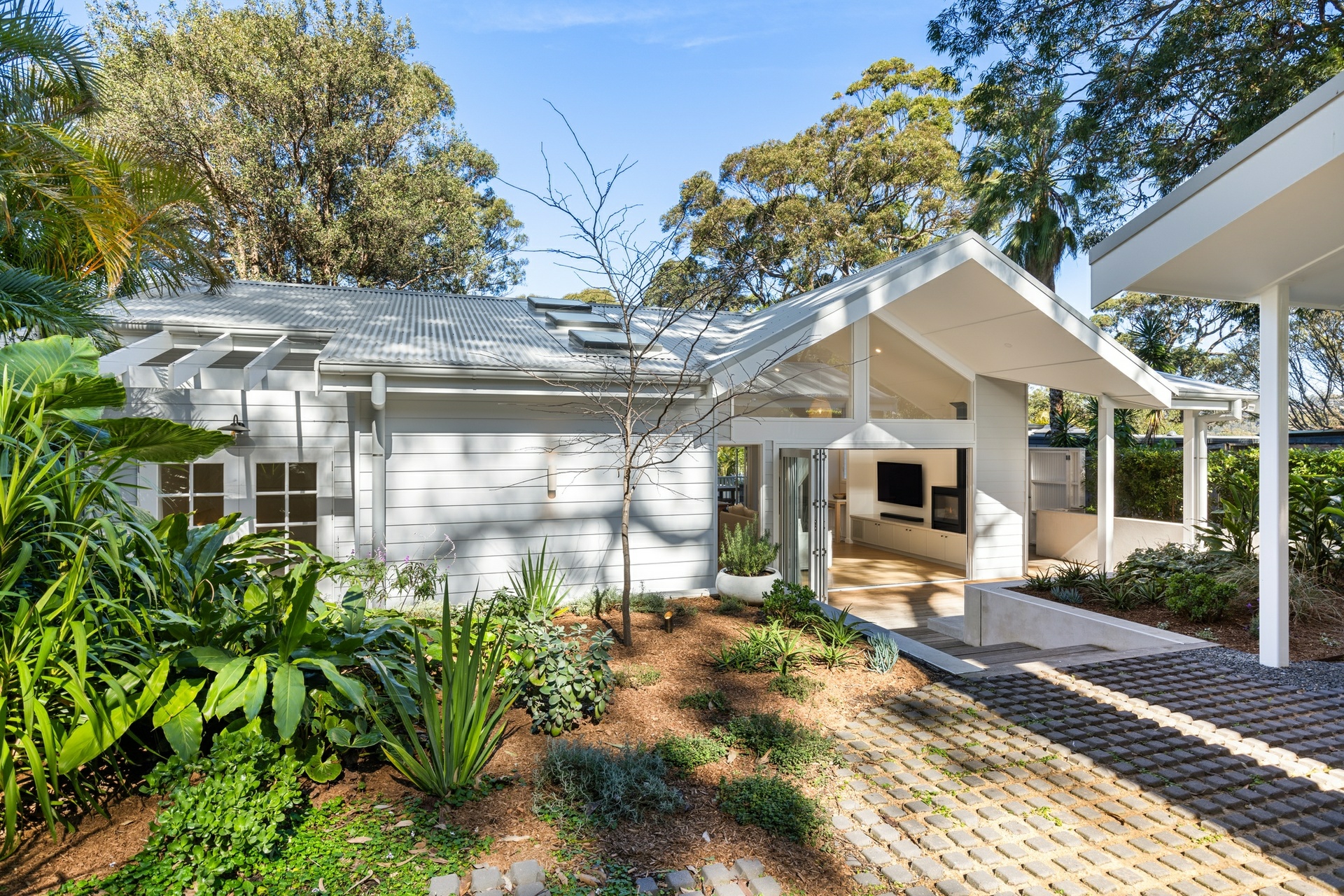 33 Irrubel Road, Newport