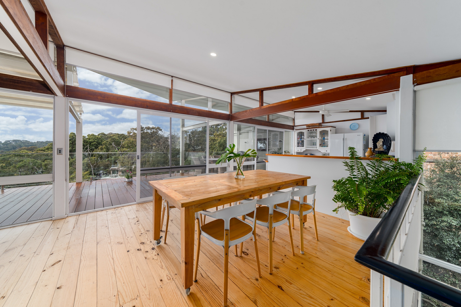 72 Wandeen Road — photo 4 of 12
